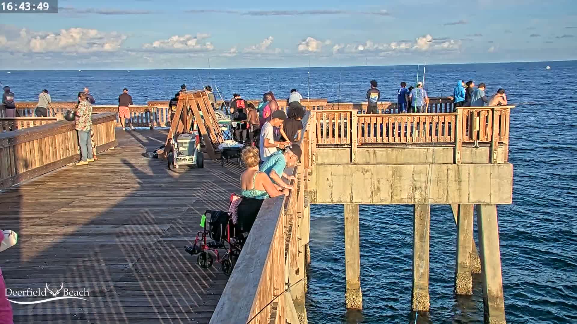 Deerfield Beach City Fishing Pier Live Cam - Deerfield Beach, Broward, Florida, USA