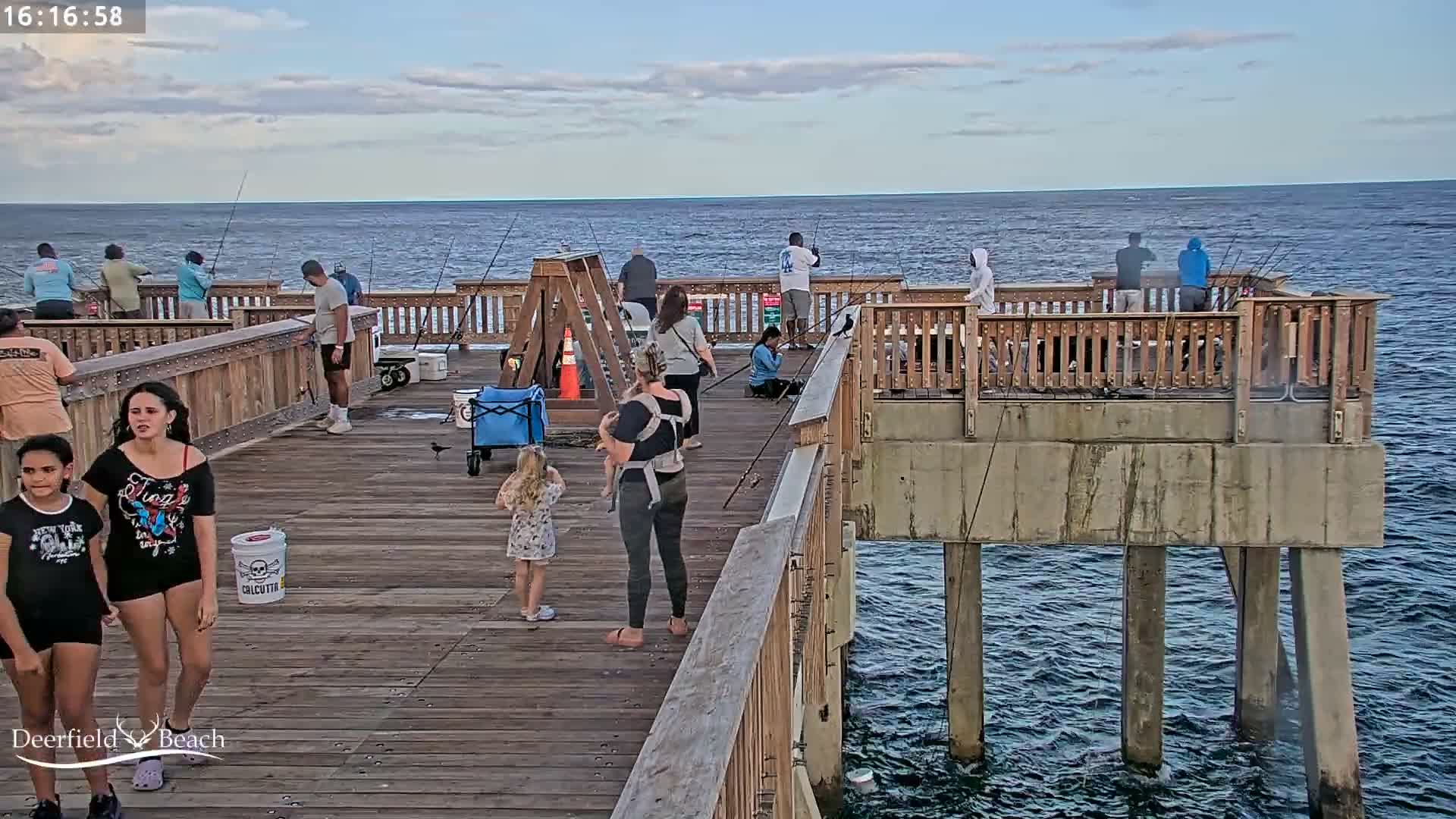 Deerfield Beach City Fishing Pier Live Cam - Deerfield Beach, Broward, Florida, USA