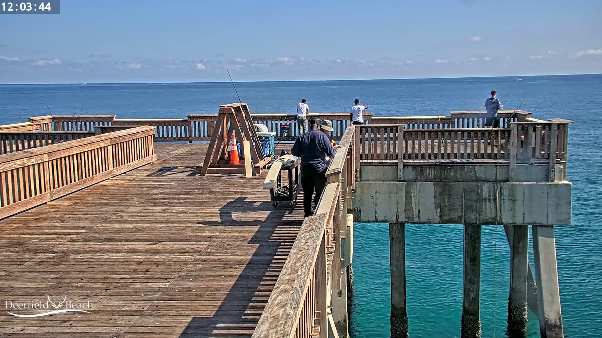 Deerfield Beach City Fishing Pier Live Cam - Deerfield Beach, Broward, Florida, USA