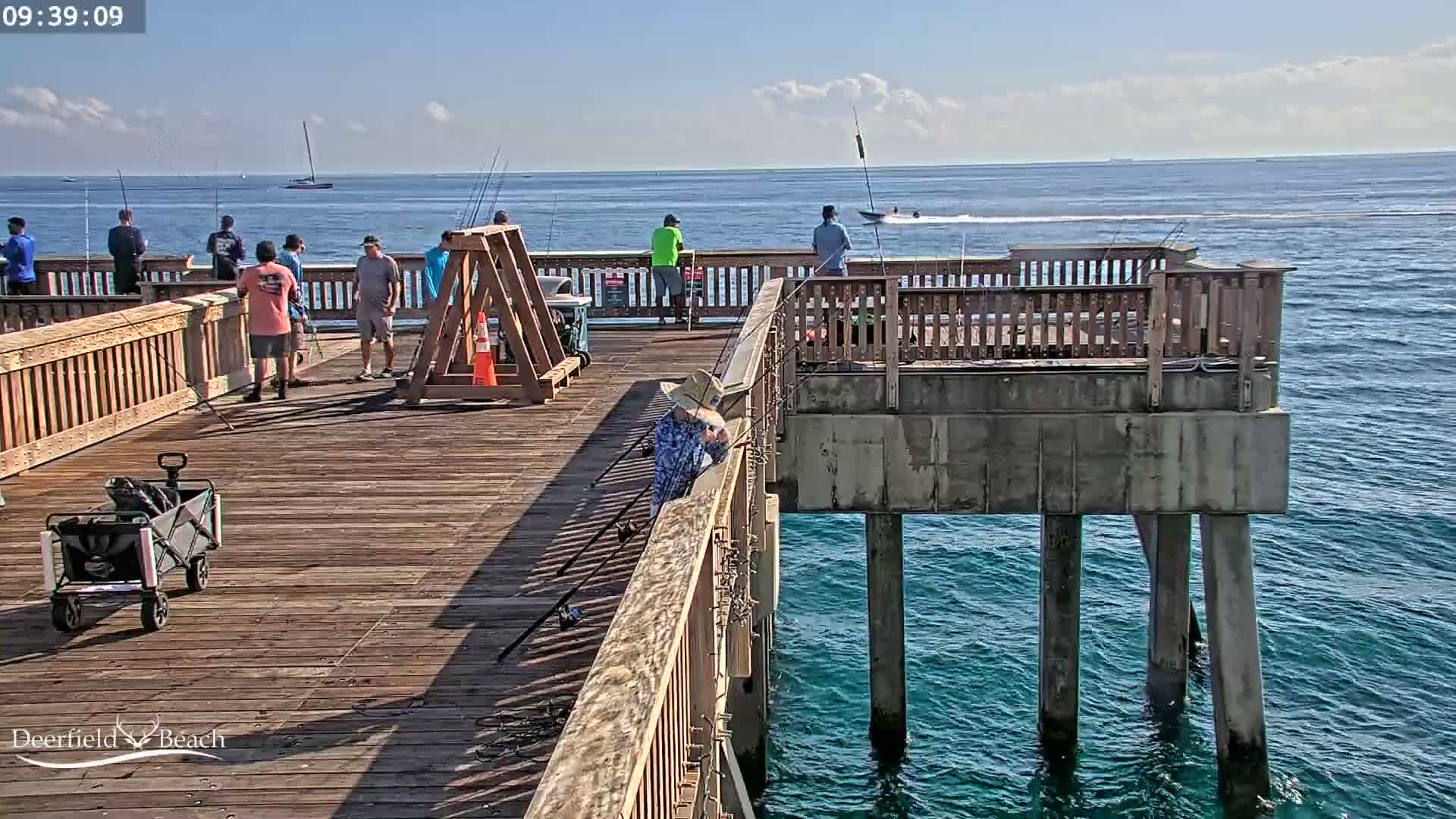 Deerfield Beach City Fishing Pier Live Cam - Deerfield Beach, Broward, Florida, USA