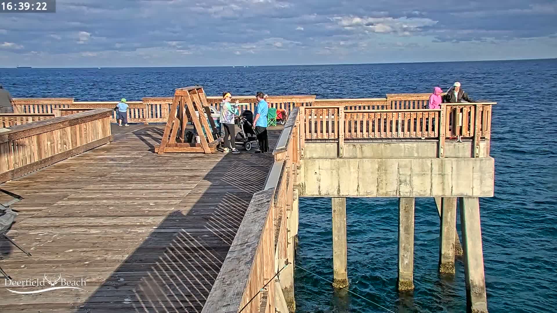 Deerfield Beach City Fishing Pier Live Cam - Deerfield Beach, Broward, Florida, USA