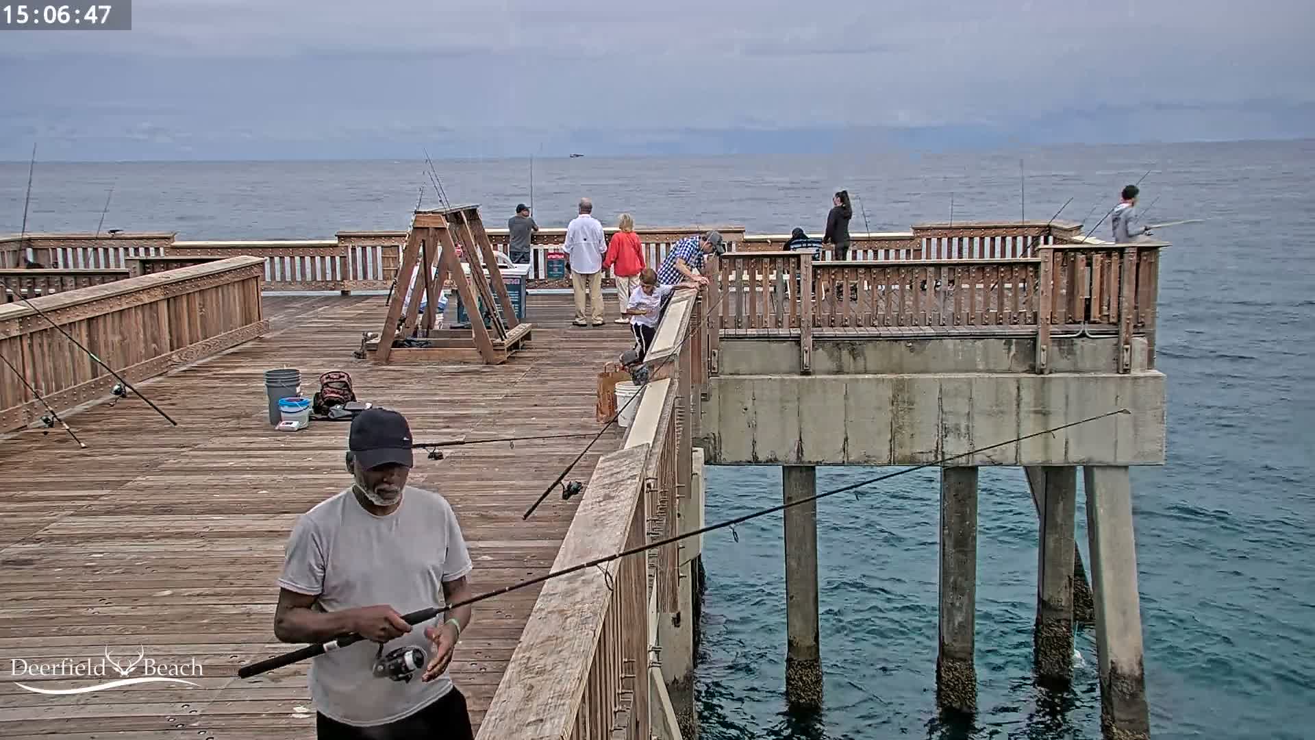 Deerfield Beach City Fishing Pier Live Cam - Deerfield Beach, Broward, Florida, USA