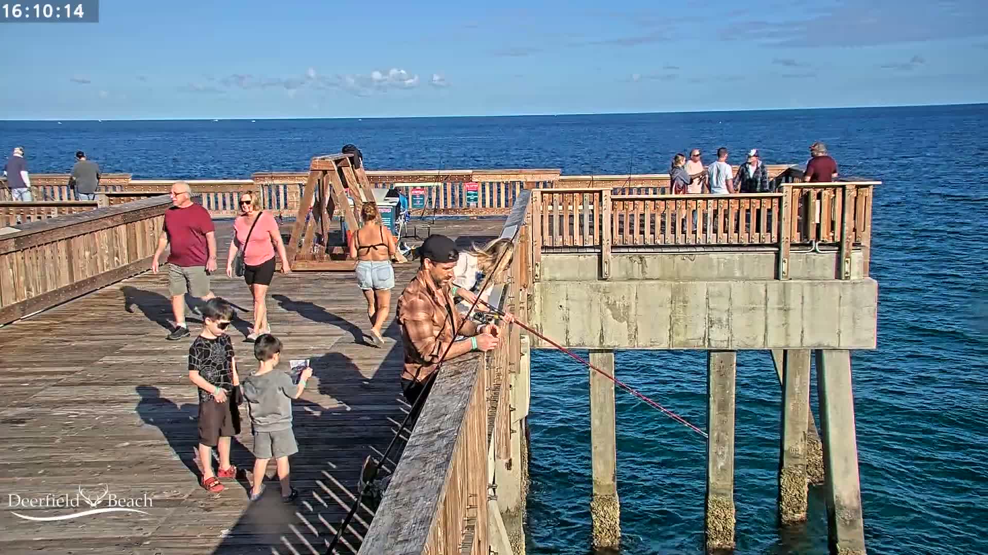 Deerfield Beach City Fishing Pier Live Cam - Deerfield Beach, Broward, Florida, USA