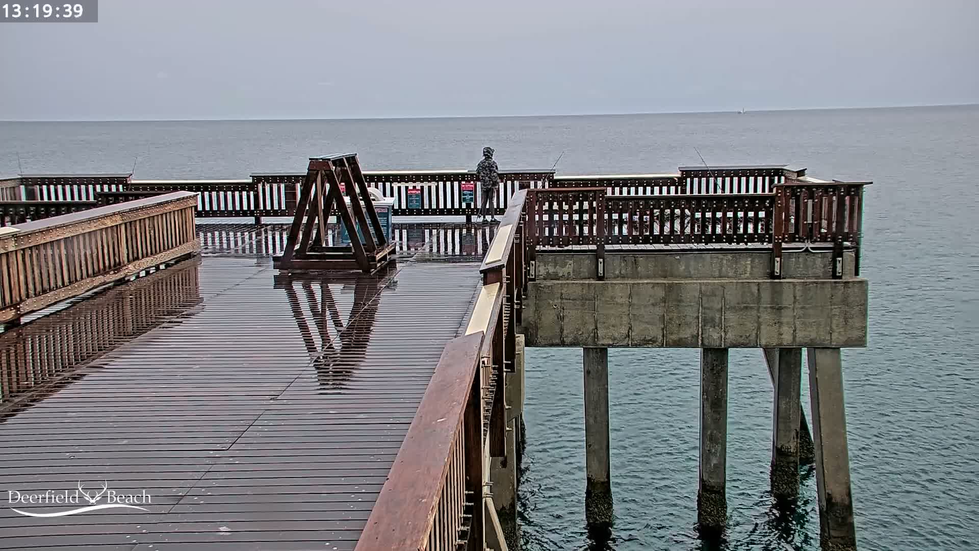 Deerfield Beach City Fishing Pier Live Cam - Deerfield Beach, Broward, Florida, USA