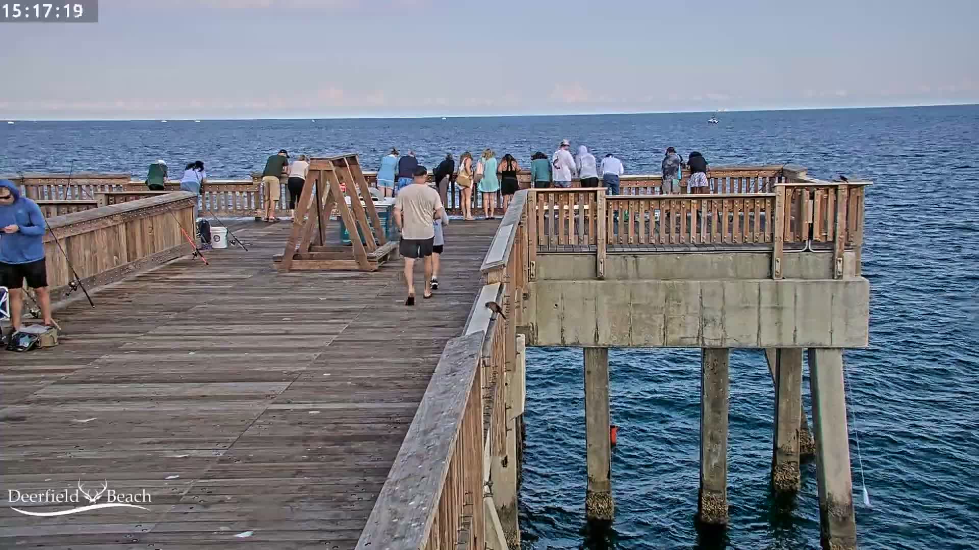 Deerfield Beach City Fishing Pier Live Cam - Deerfield Beach, Broward, Florida, USA