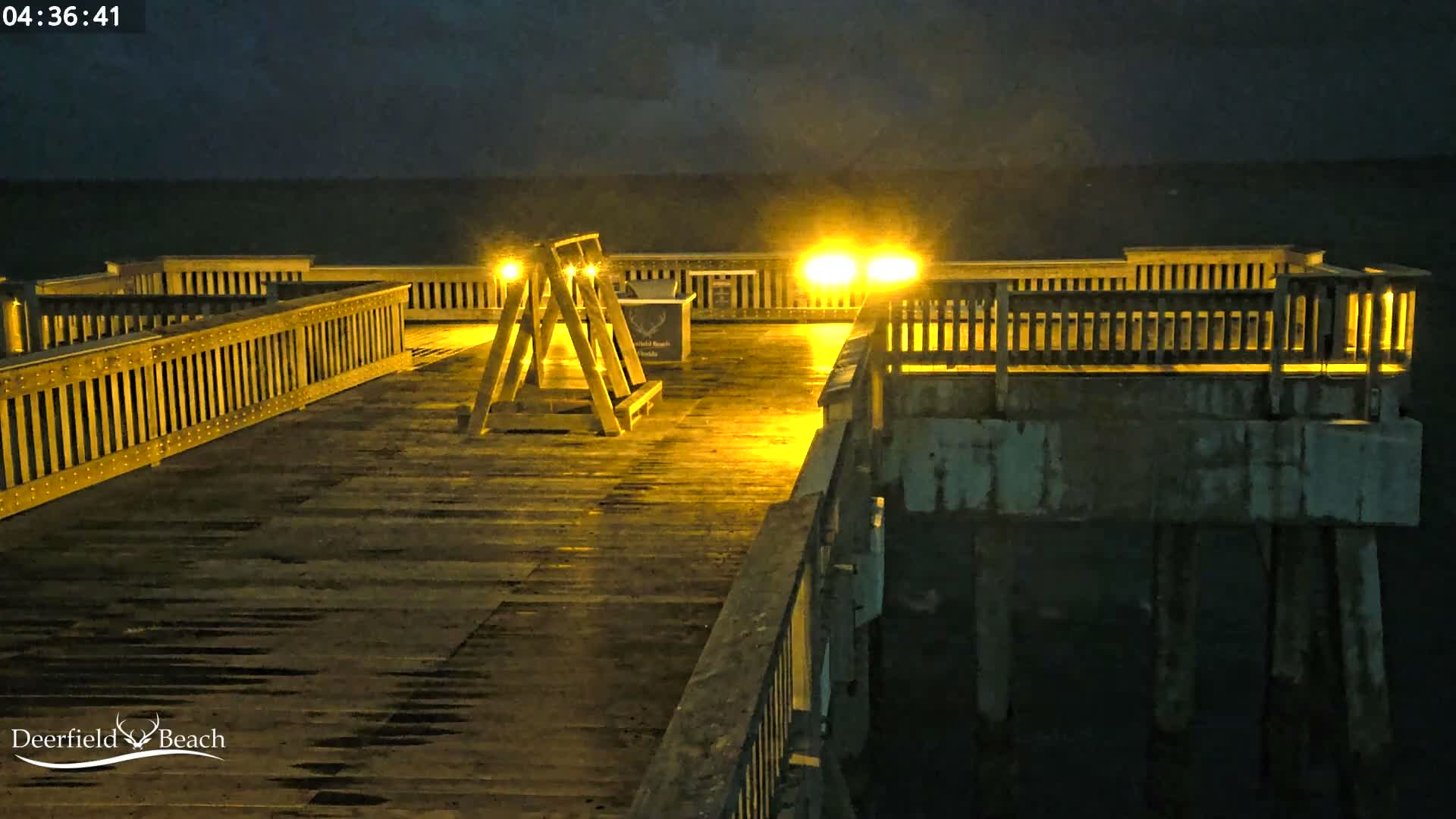 Deerfield Beach City Fishing Pier Live Cam - Deerfield Beach, Broward, Florida, USA