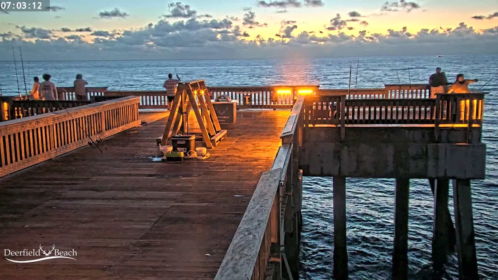Deerfield Beach City Fishing Pier Live Cam - Deerfield Beach, Broward, Florida, USA