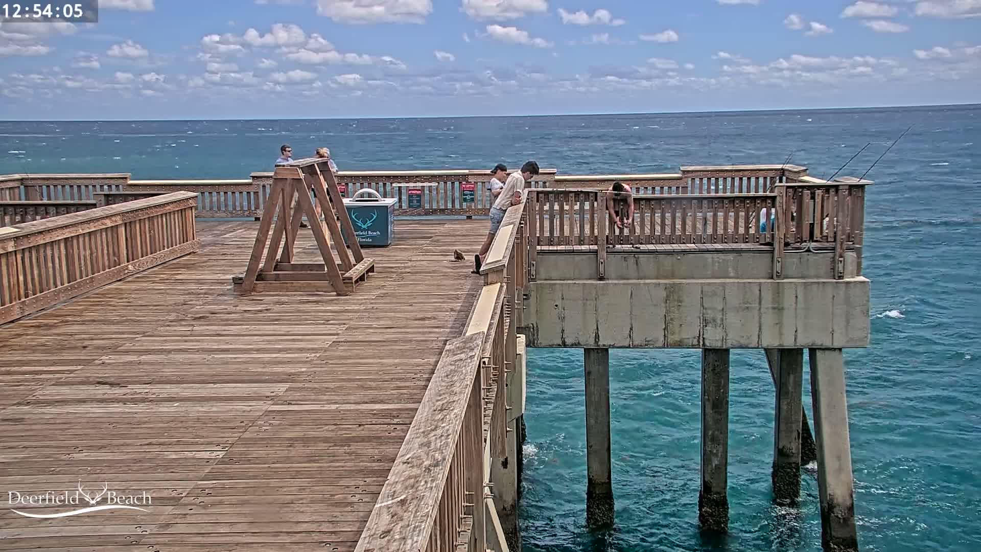 Deerfield Beach City Fishing Pier Live Cam - Deerfield Beach, Broward, Florida, USA