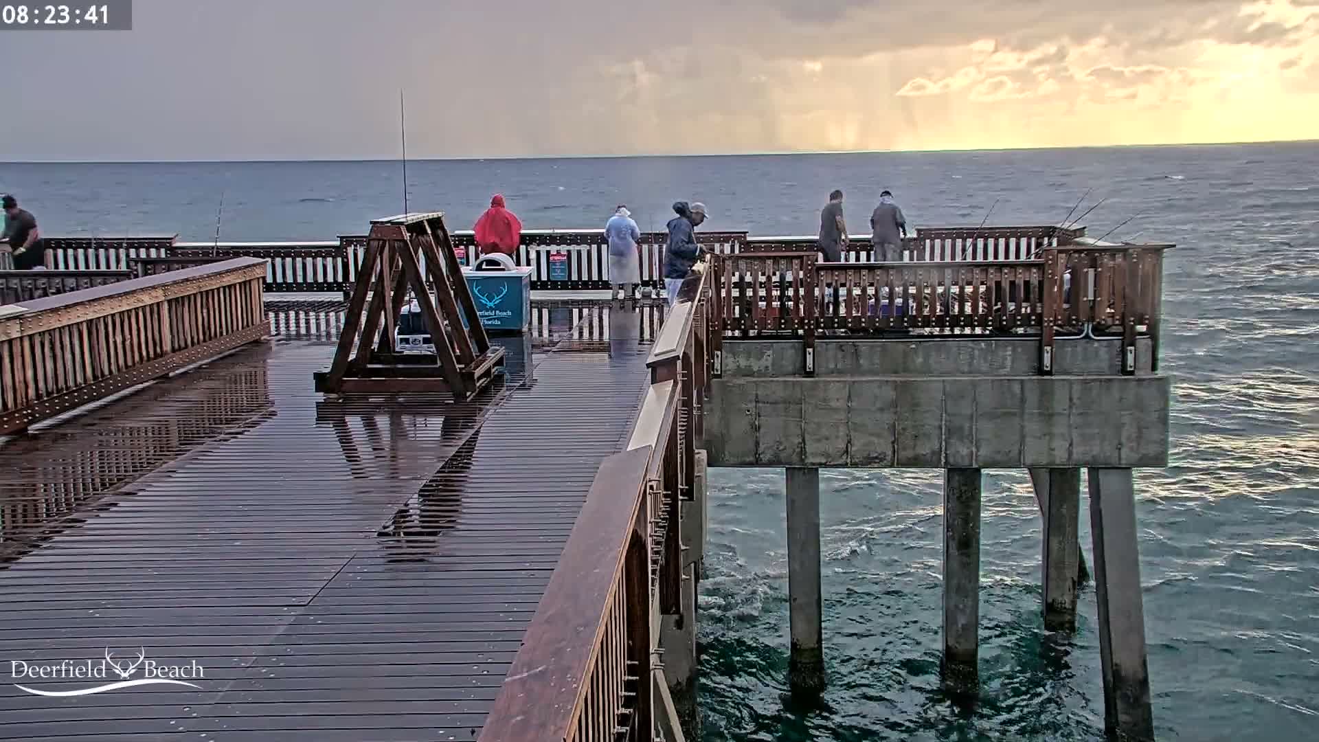 Deerfield Beach City Fishing Pier Live Cam - Deerfield Beach, Broward, Florida, USA