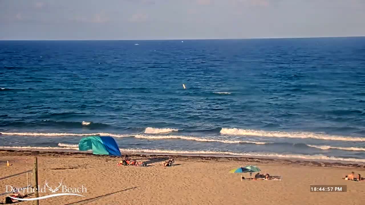 Deerfield Beach Coast Surf & Atlantic View Live Cam - Deerfield Beach, Broward, Florida, USA