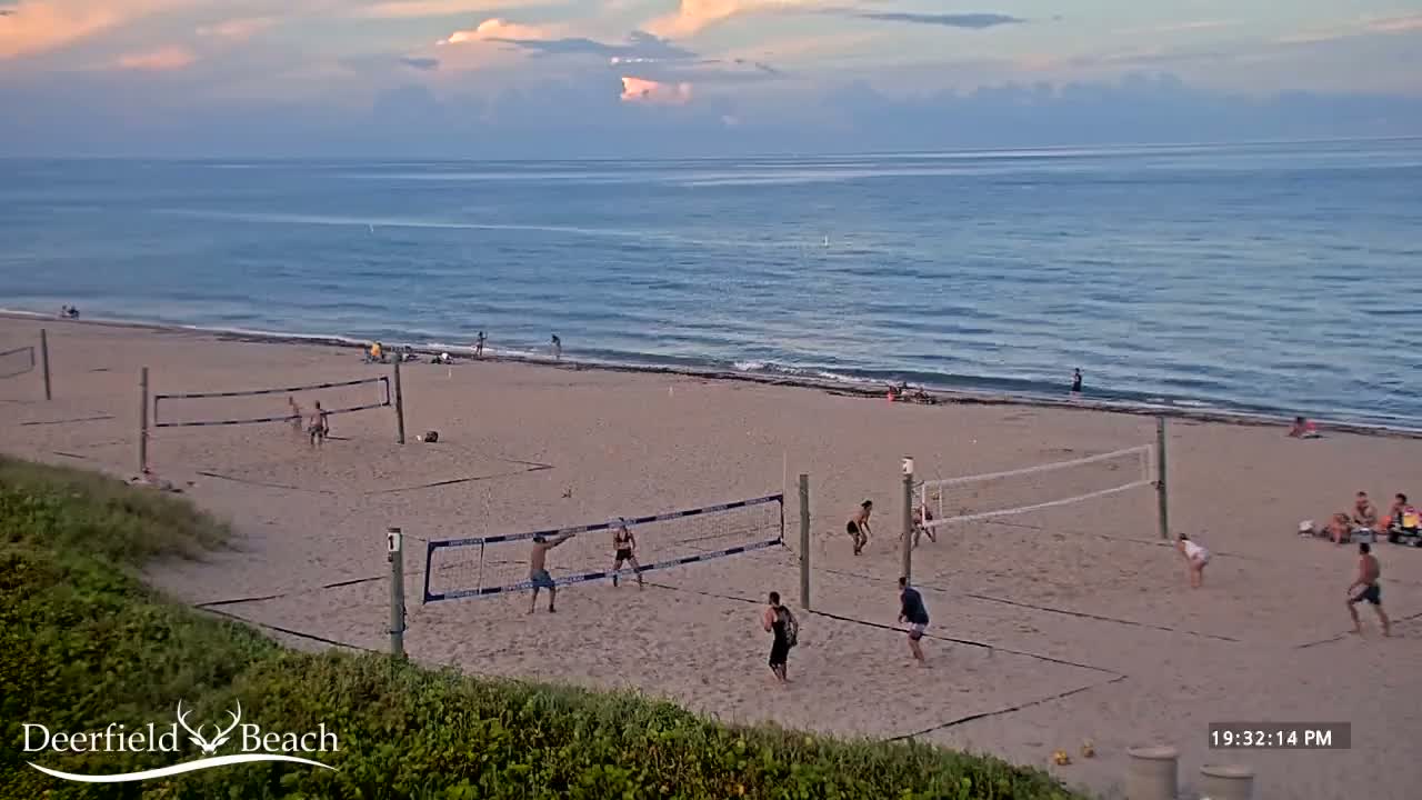 Deerfield Beach Coast Surf & Atlantic View Live Cam - Deerfield Beach, Broward, Florida, USA