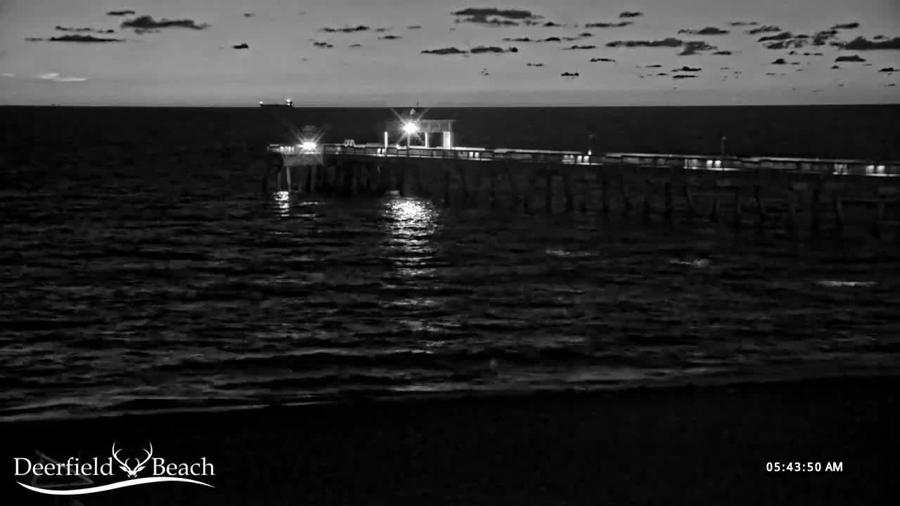 Deerfield Beach Coast Surf & Atlantic View Live Cam - Deerfield Beach, Broward, Florida, USA