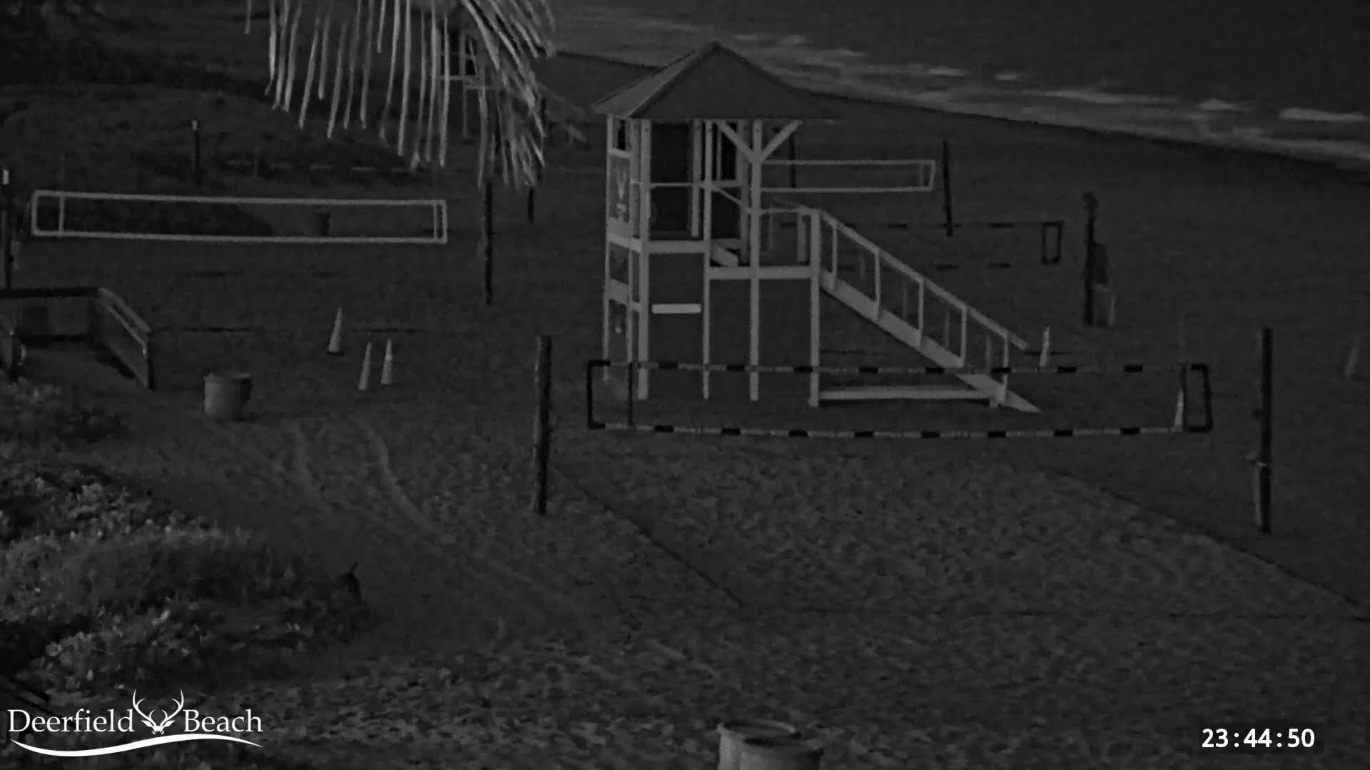 Deerfield Beach City Coast Volleyball Courts Live Cam - Deerfield Beach, Broward, Florida, USA