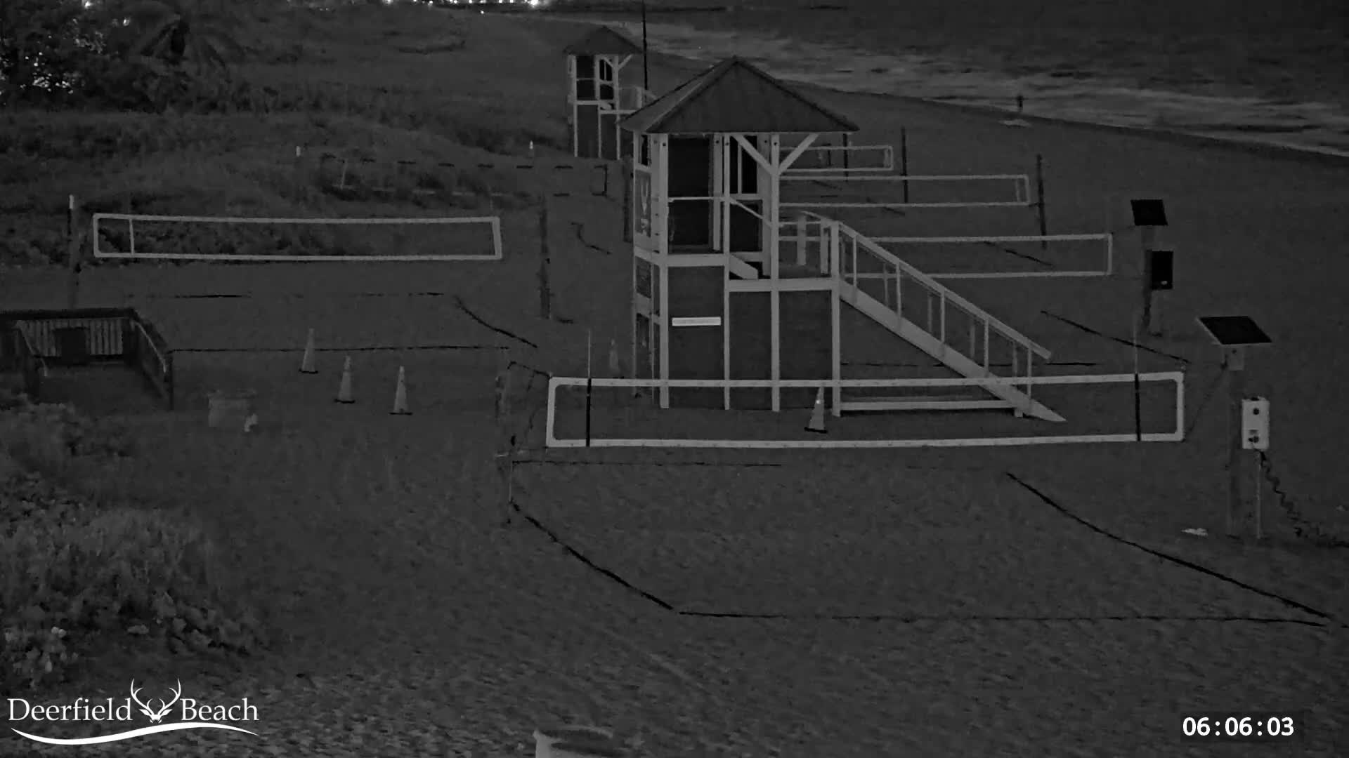 Deerfield Beach City Coast Volleyball Courts Live Cam - Deerfield Beach, Broward, Florida, USA