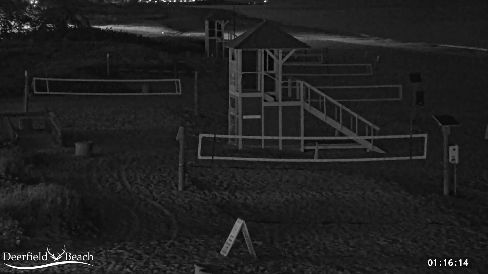 Deerfield Beach City Coast Volleyball Courts Live Cam - Deerfield Beach, Broward, Florida, USA
