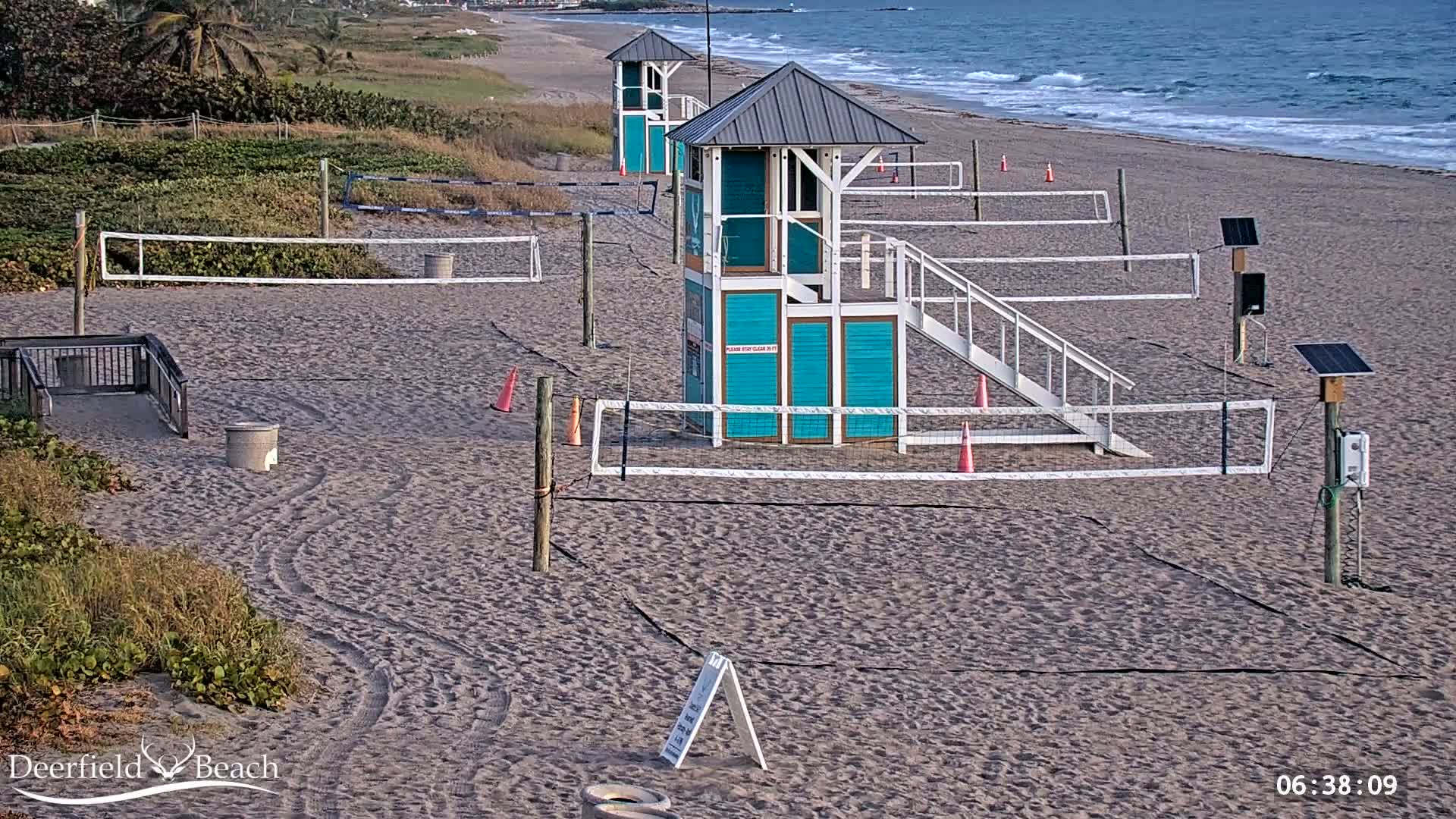 Deerfield Beach City Coast Volleyball Courts Live Cam - Deerfield Beach, Broward, Florida, USA