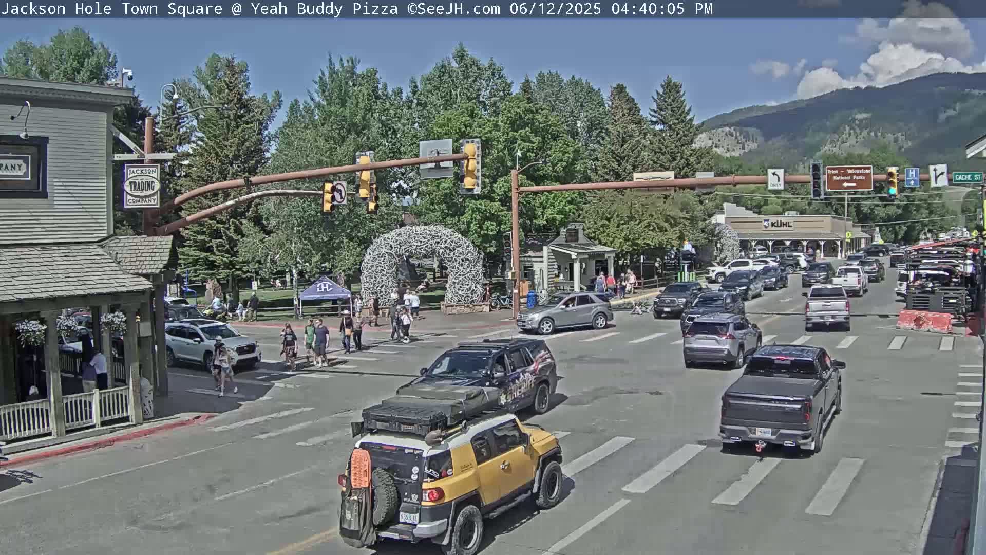 Jackson Hole, Jackson Town Square Live Cam - Jackson, Teton, Wyoming, USA