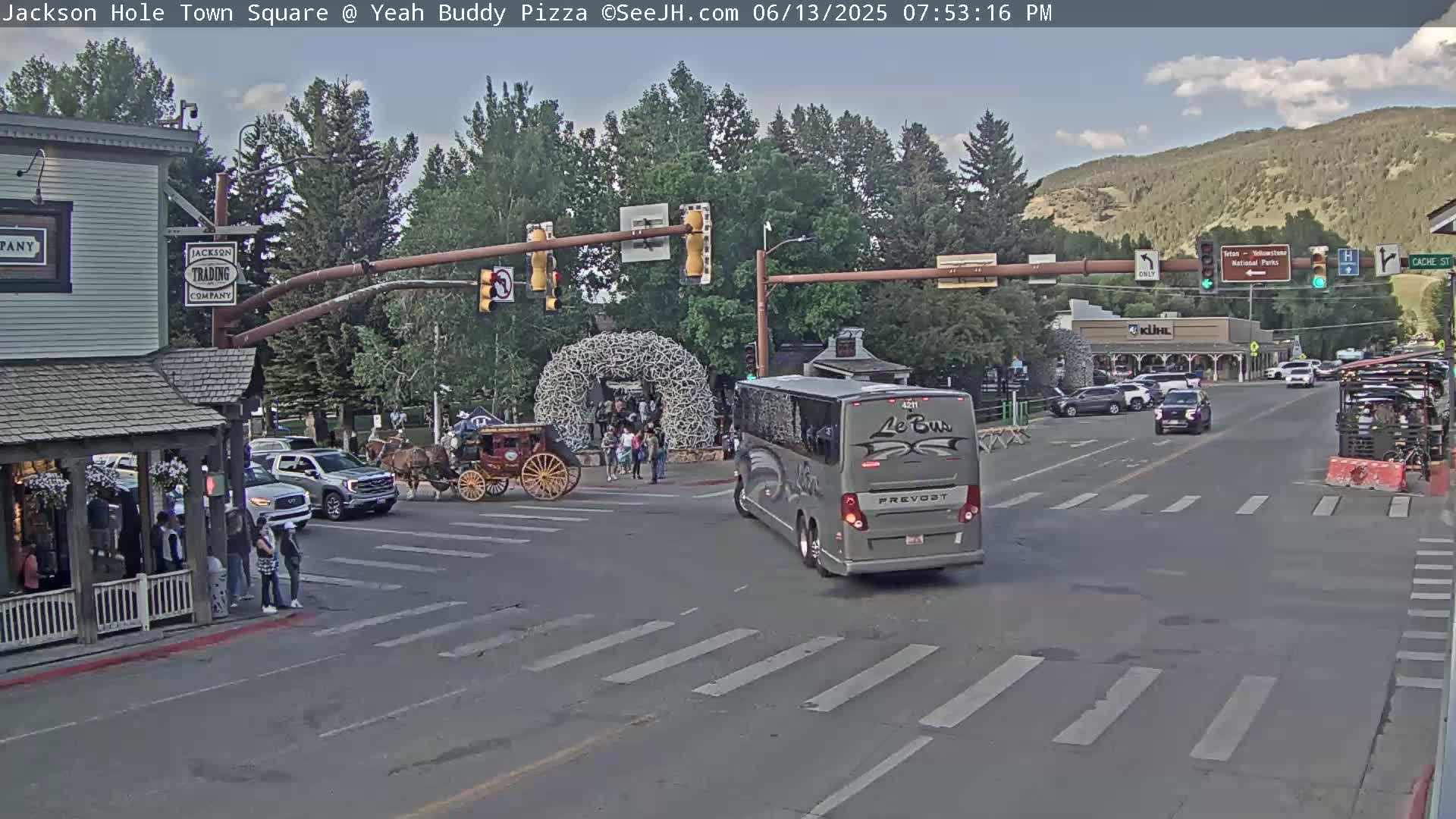 Jackson Hole, Jackson Town Square Live Cam - Jackson, Teton, Wyoming, USA