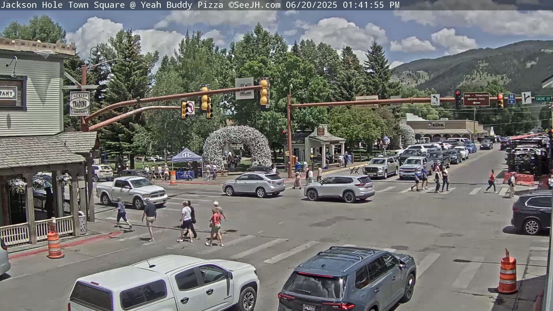 Jackson Hole, Jackson Town Square Live Cam - Jackson, Teton, Wyoming, USA