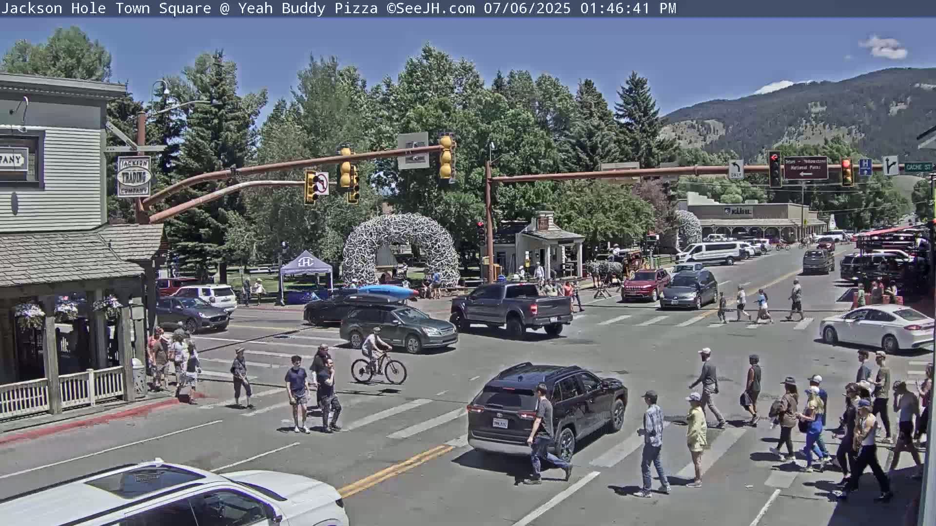Jackson Hole, Jackson Town Square Live Cam - Jackson, Teton, Wyoming, USA