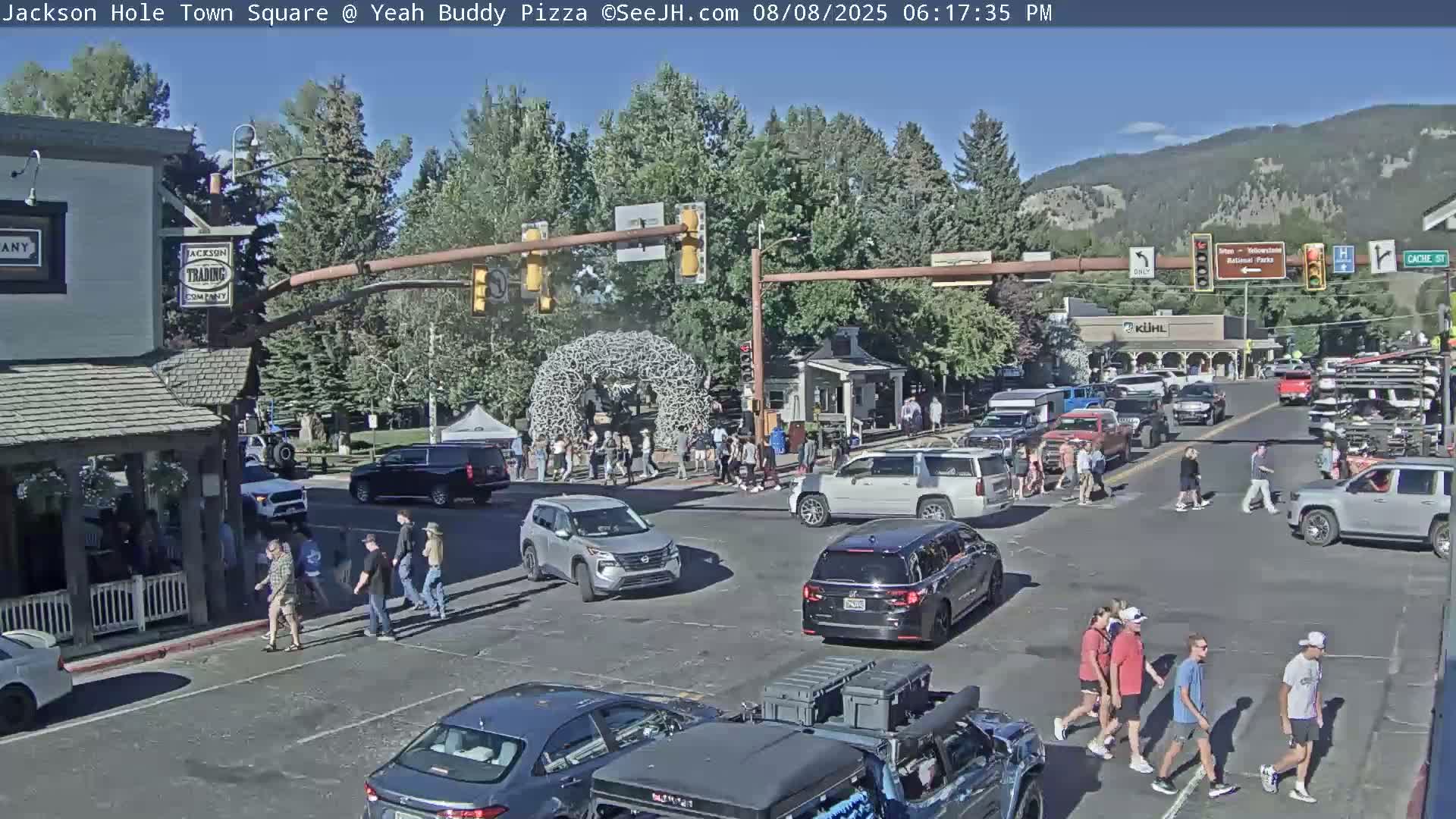 Jackson Hole, Jackson Town Square Live Cam - Jackson, Teton, Wyoming, USA