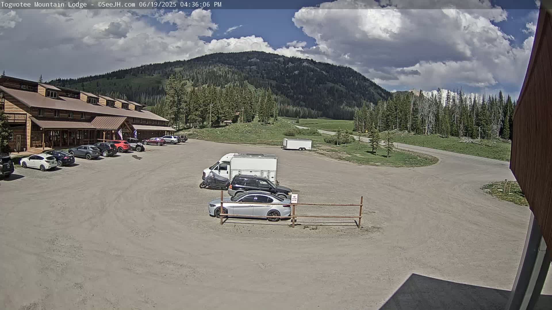 Togwotee Mountain & Mountain Lodge Live Cam - Moran, Teton, Wyoming, USA