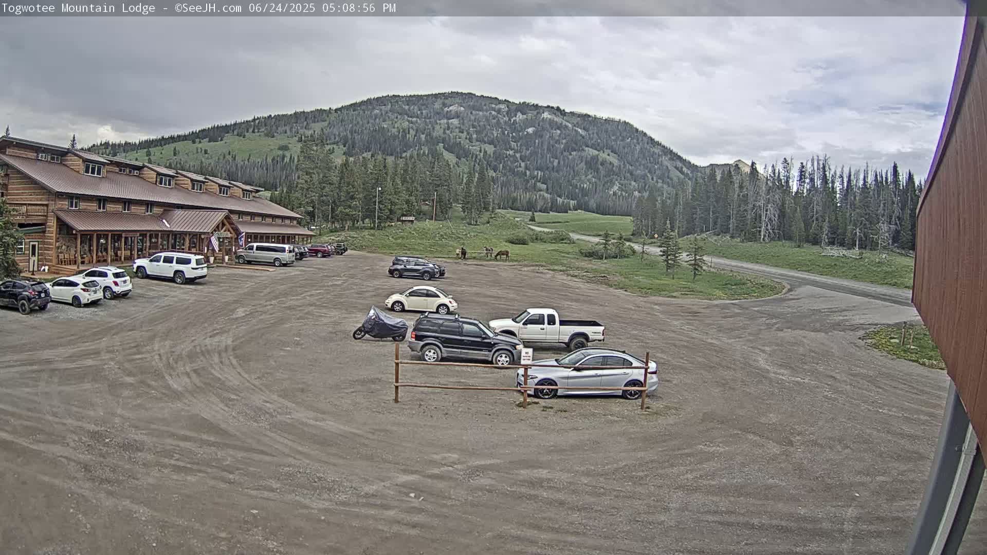 Togwotee Mountain & Mountain Lodge Live Cam - Moran, Teton, Wyoming, USA