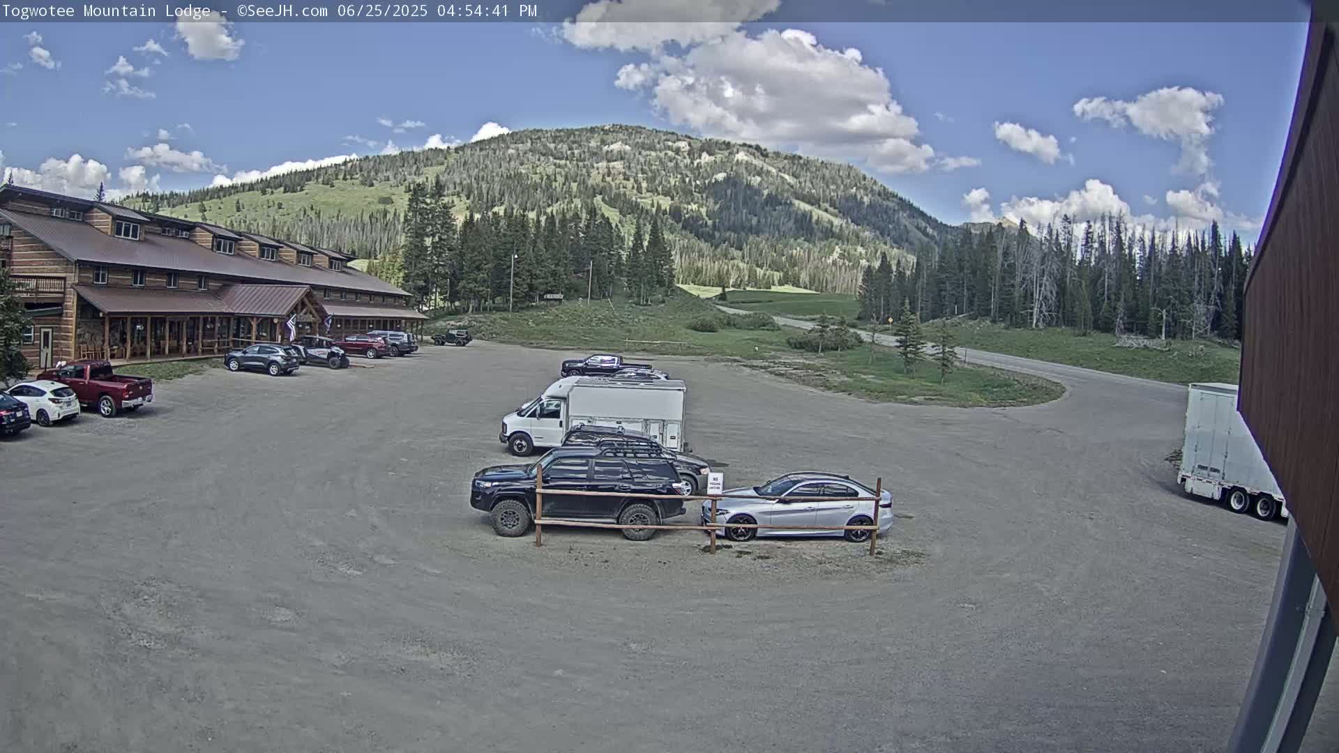 Togwotee Mountain & Mountain Lodge Live Cam - Moran, Teton, Wyoming, USA