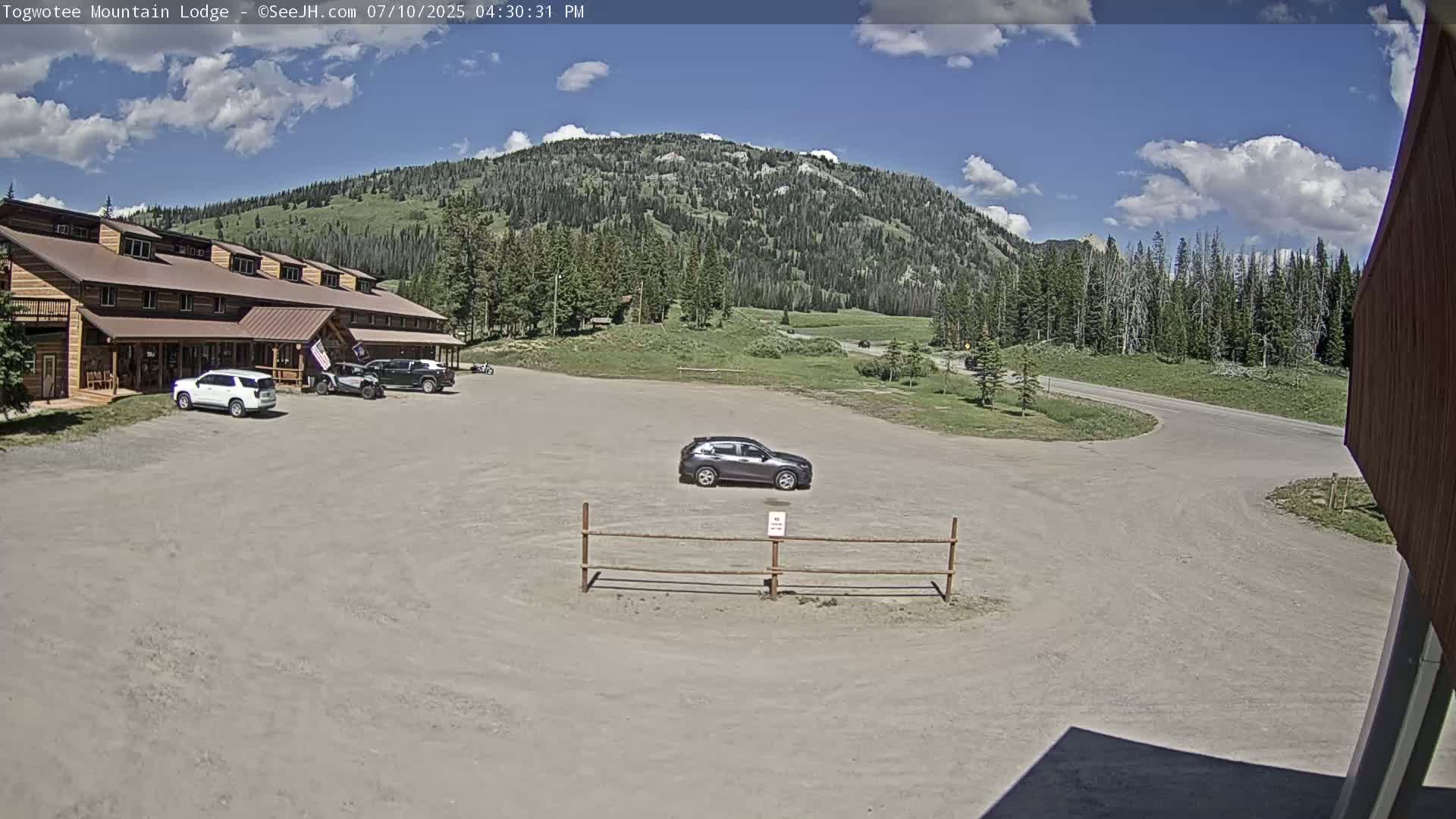Togwotee Mountain & Mountain Lodge Live Cam - Moran, Teton, Wyoming, USA