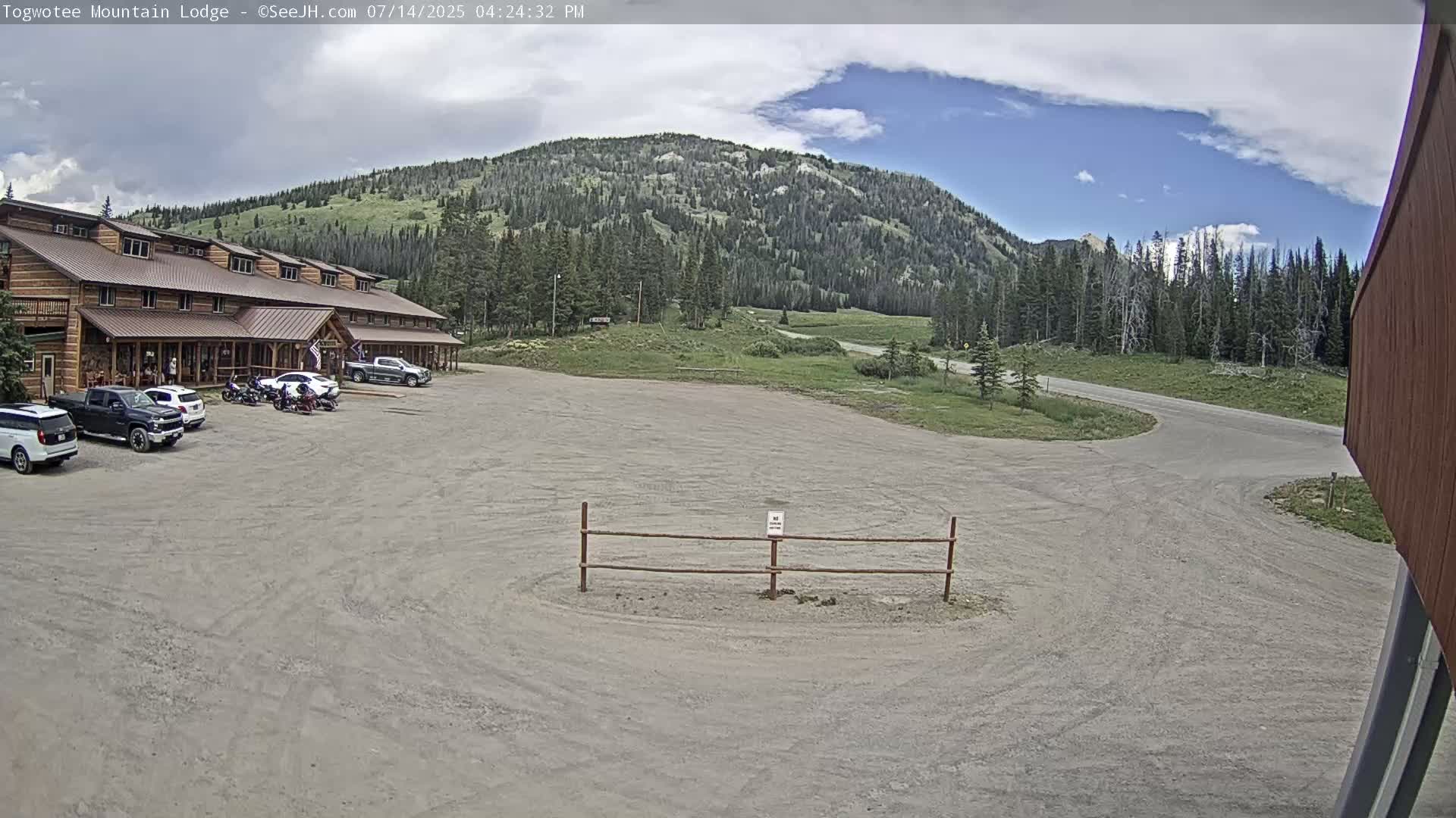 Togwotee Mountain & Mountain Lodge Live Cam - Moran, Teton, Wyoming, USA