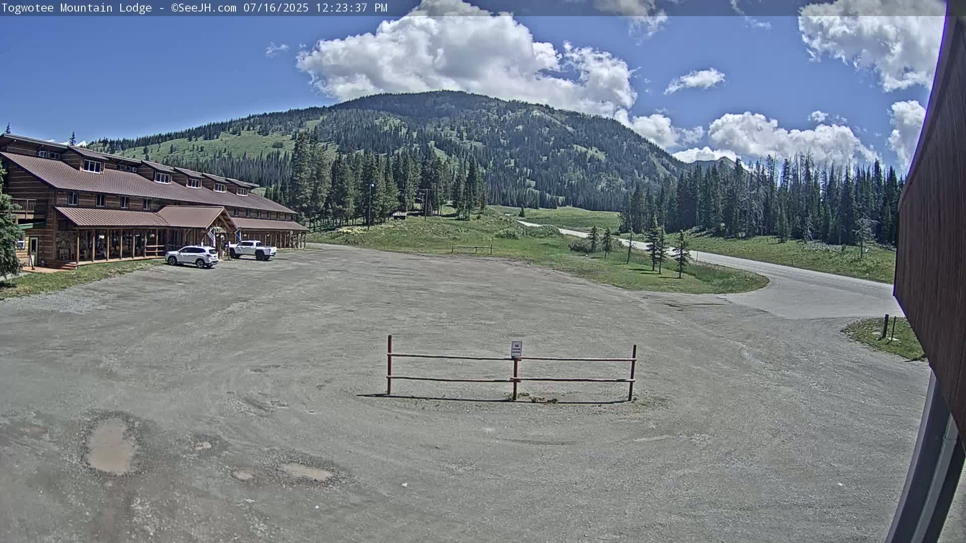 Togwotee Mountain & Mountain Lodge Live Cam - Moran, Teton, Wyoming, USA