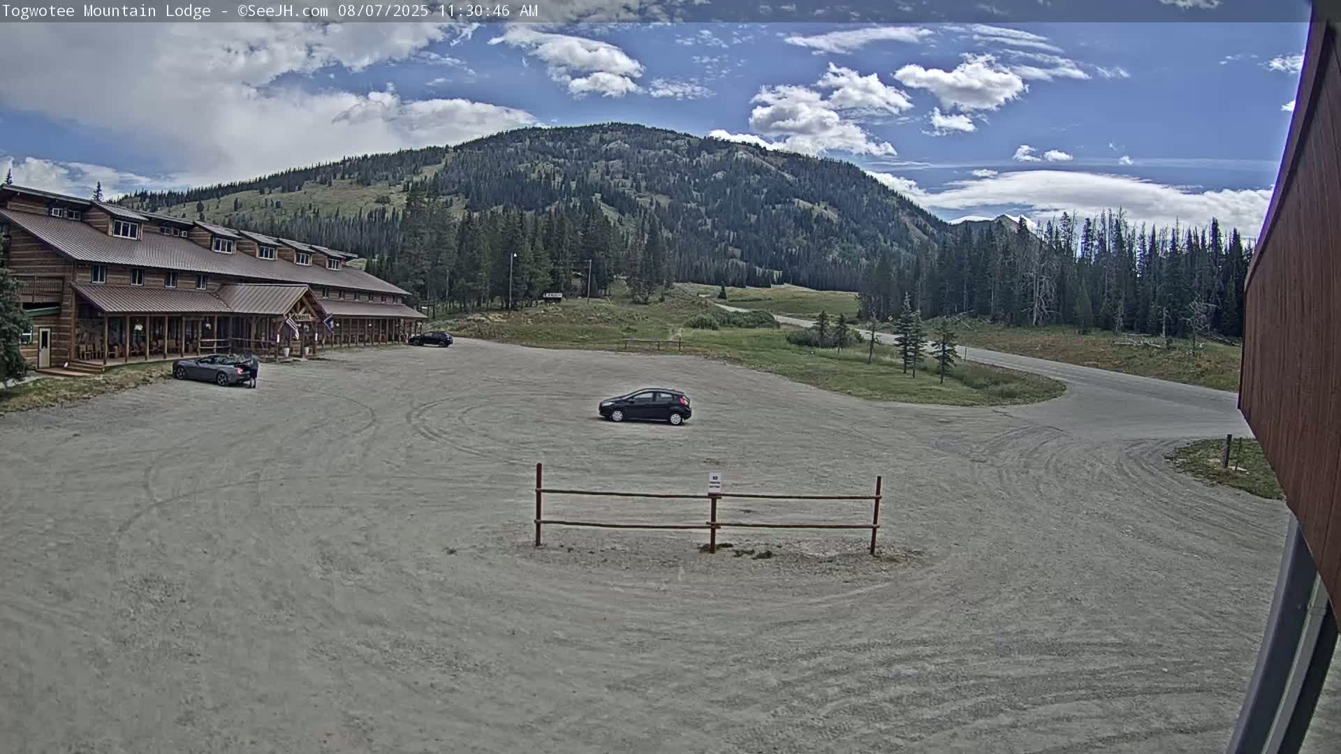 Togwotee Mountain & Mountain Lodge Live Cam - Moran, Teton, Wyoming, USA