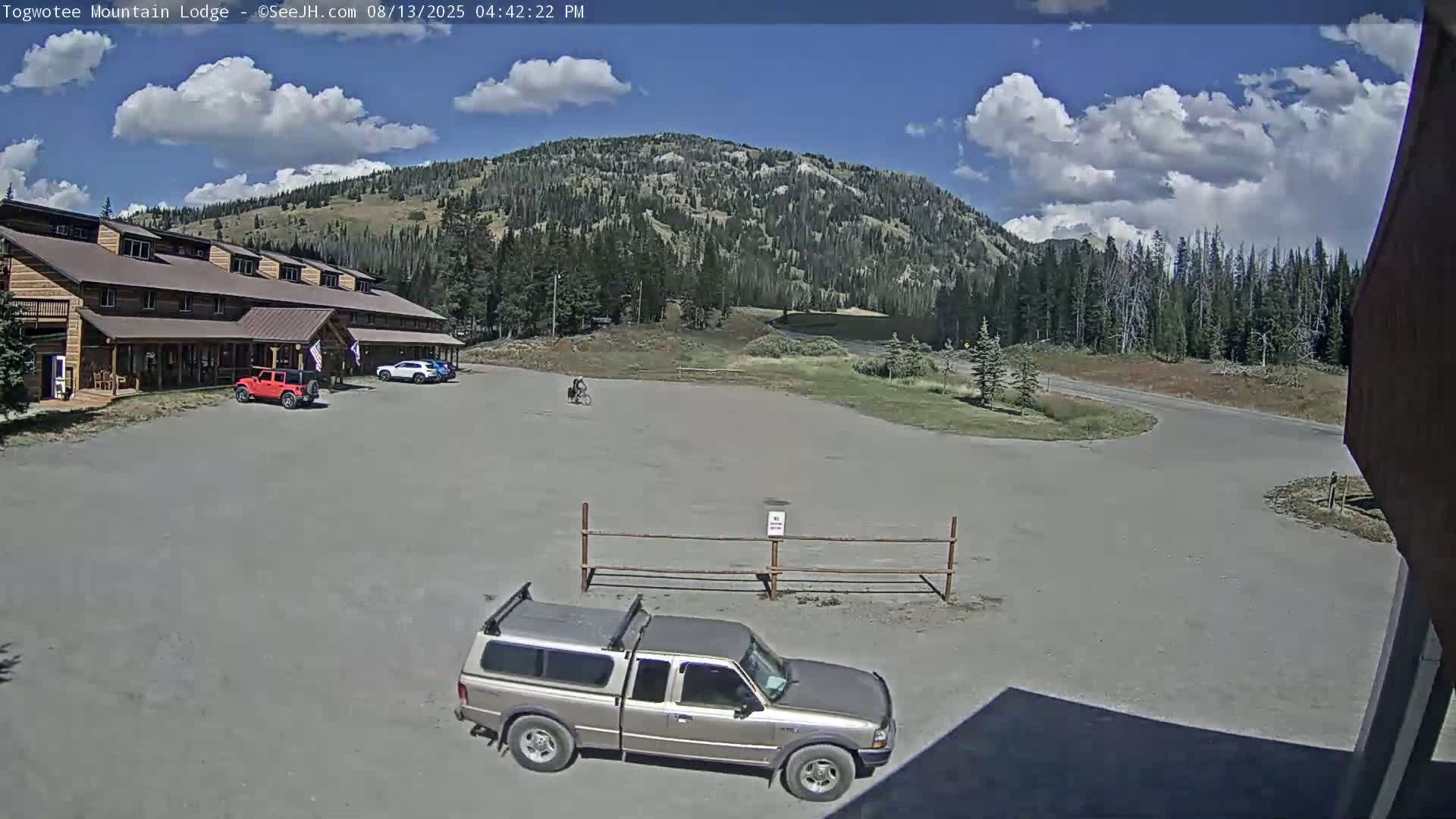 Togwotee Mountain & Mountain Lodge Live Cam - Moran, Teton, Wyoming, USA