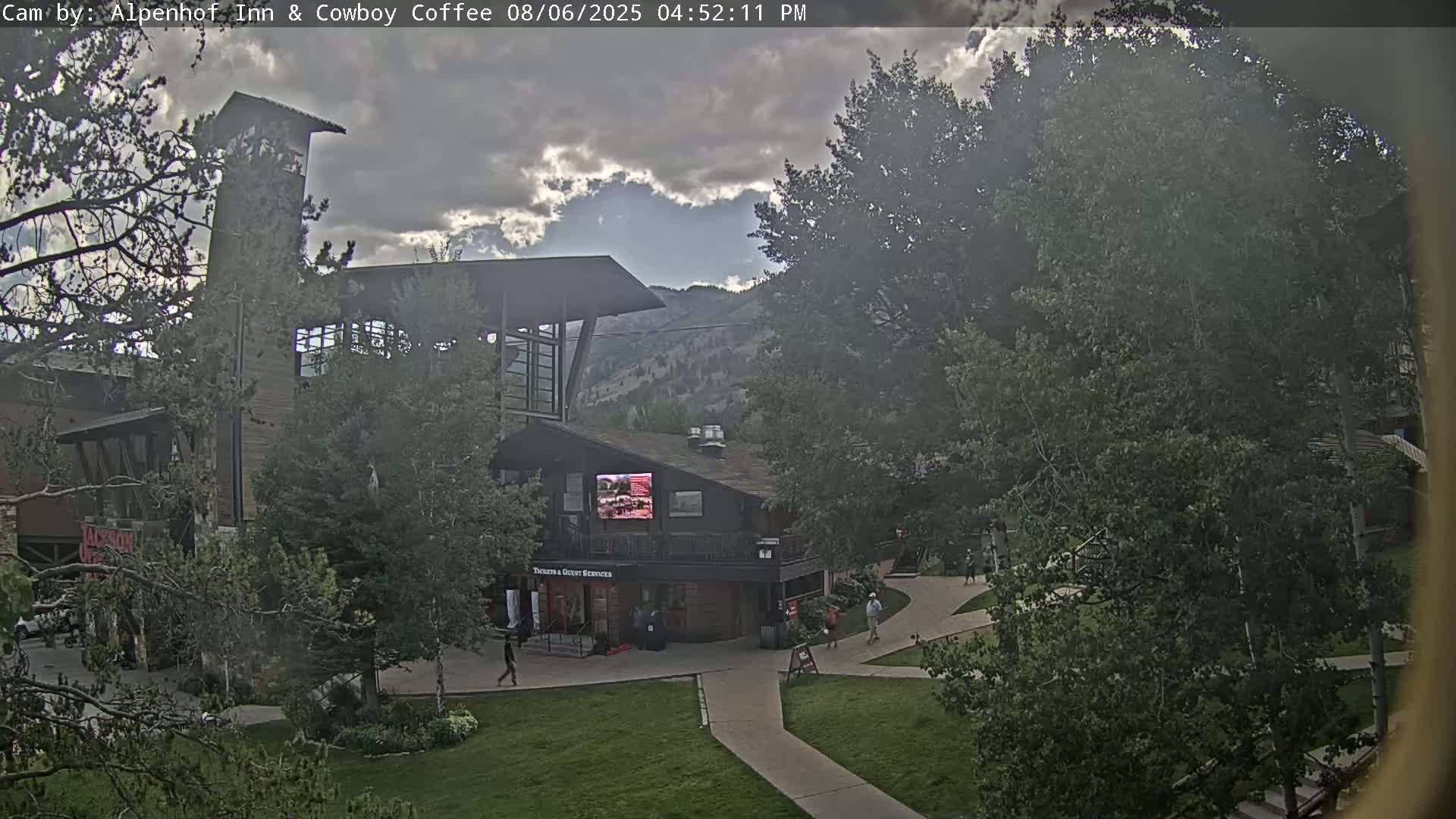  Jackson Hole Mountains &  Teton Ski Village  Live Cam - Teton Village, Teton, Wyoming, USA