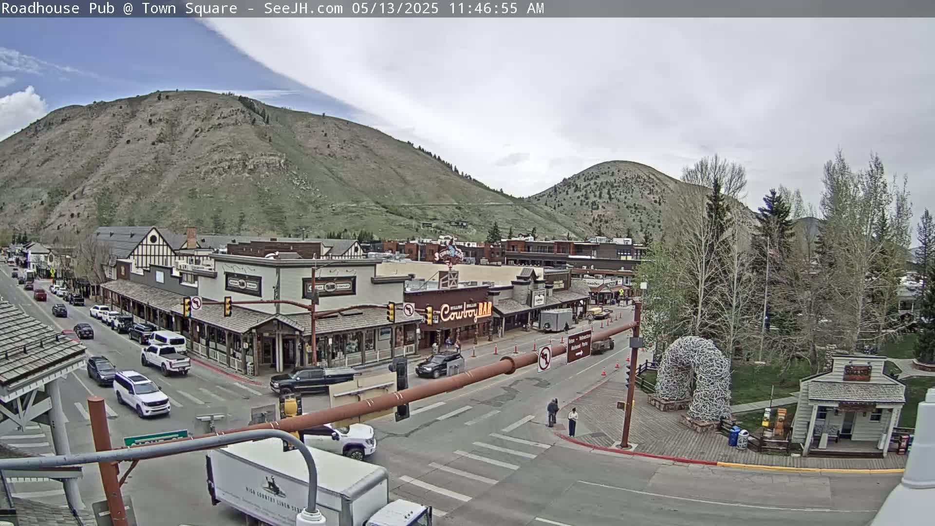 Jackson Hole, Jackson Town Intersection West View Live Cam - Jackson, Teton, Wyoming, USA