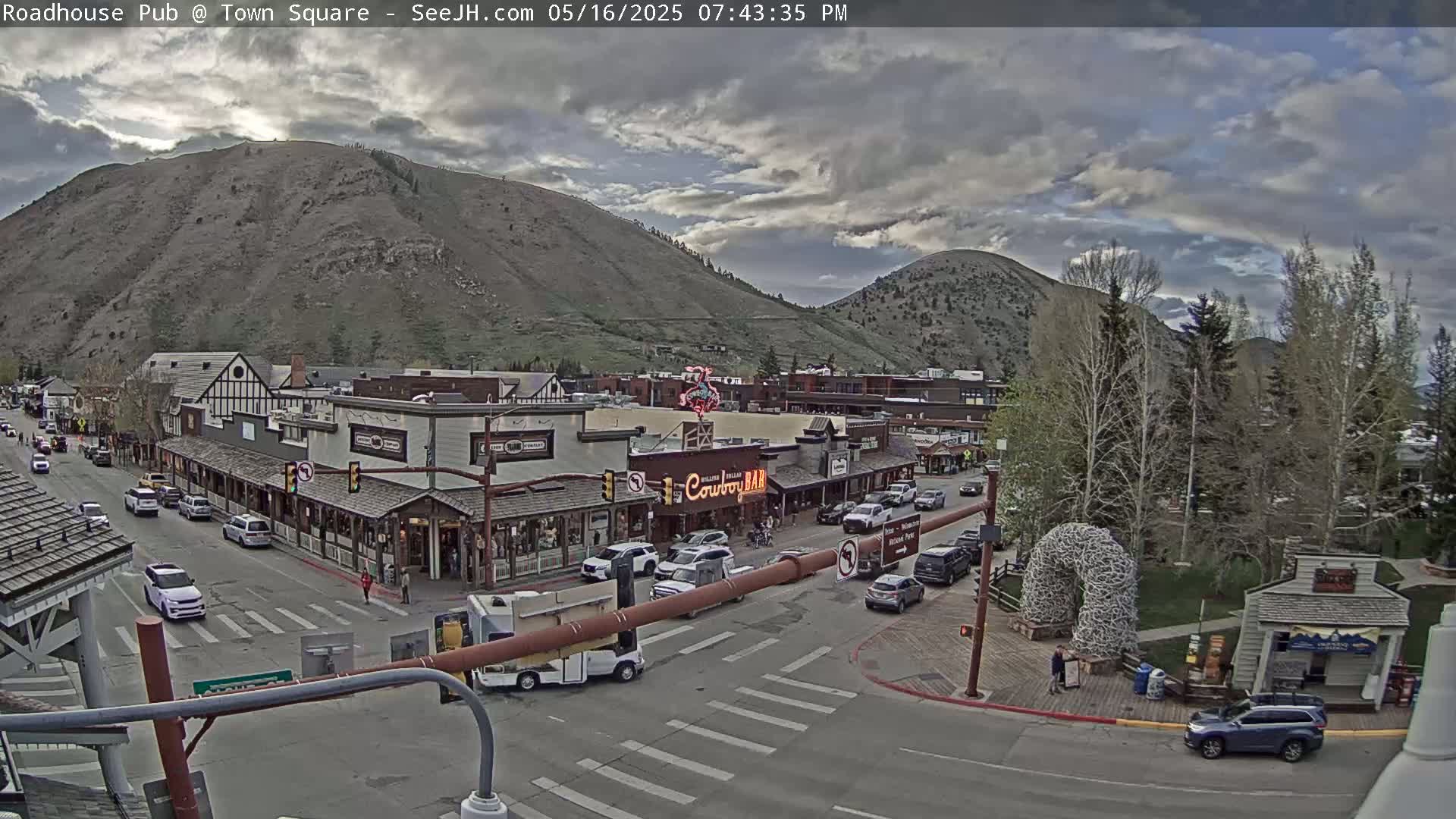 Jackson Hole, Jackson Town Intersection West View Live Cam - Jackson, Teton, Wyoming, USA