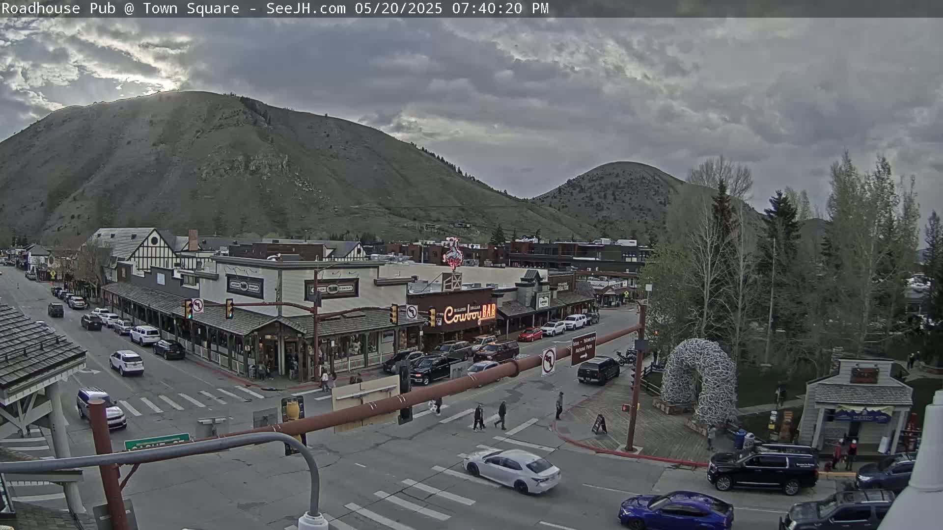 Jackson Hole, Jackson Town Intersection West View Live Cam - Jackson, Teton, Wyoming, USA