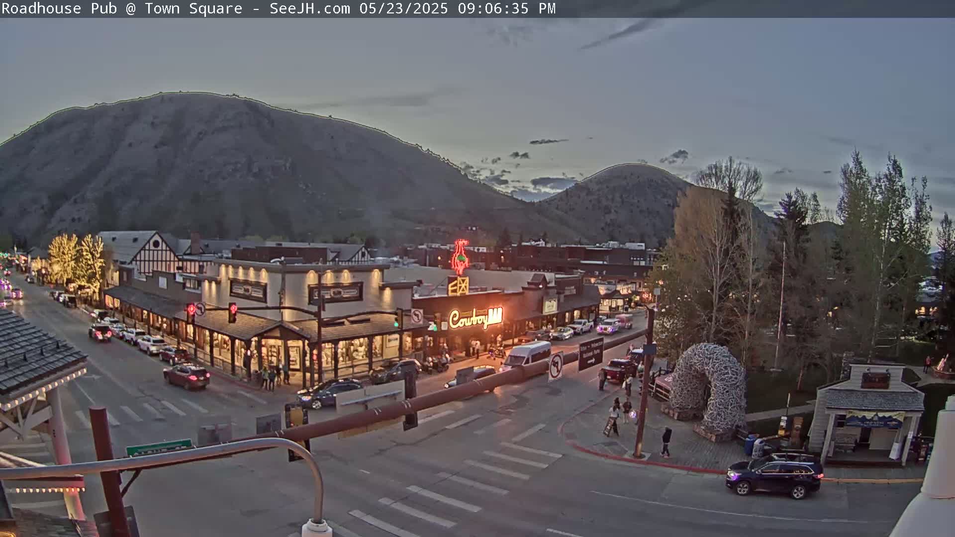 Jackson Hole, Jackson Town Intersection West View Live Cam - Jackson, Teton, Wyoming, USA