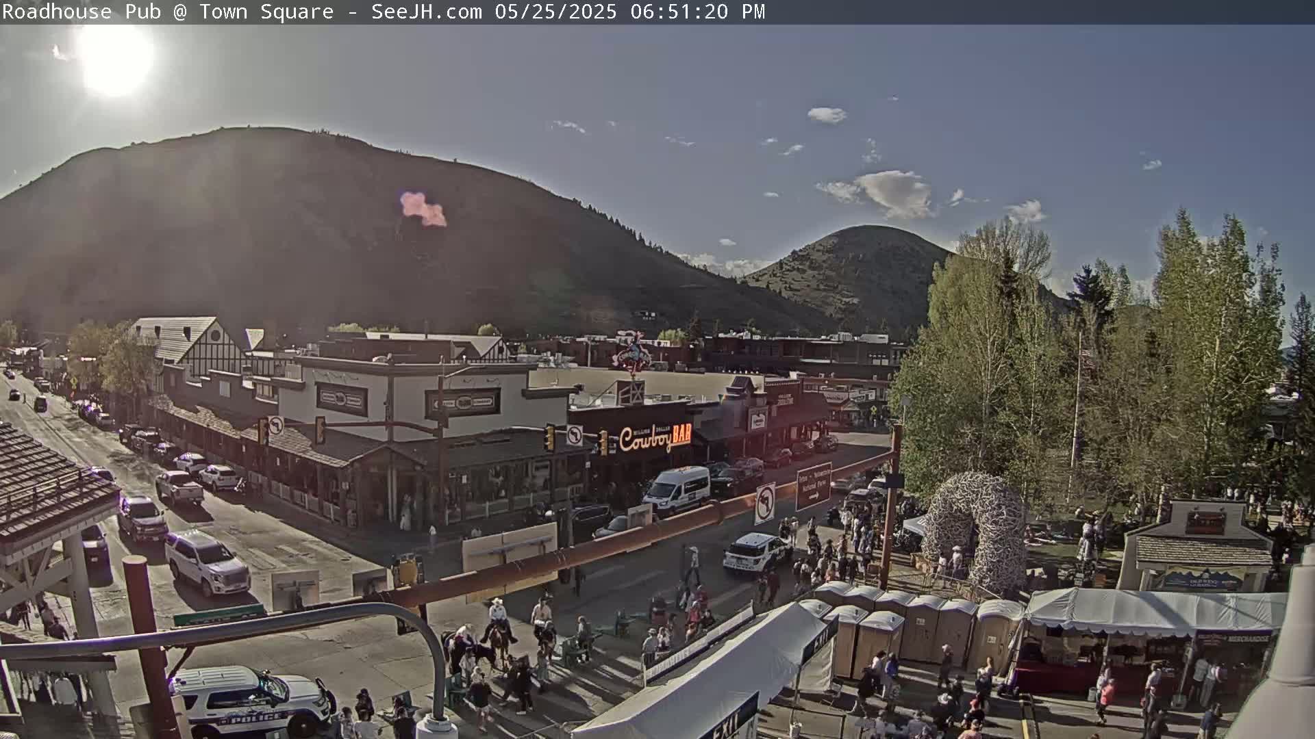 Jackson Hole, Jackson Town Intersection West View Live Cam - Jackson, Teton, Wyoming, USA