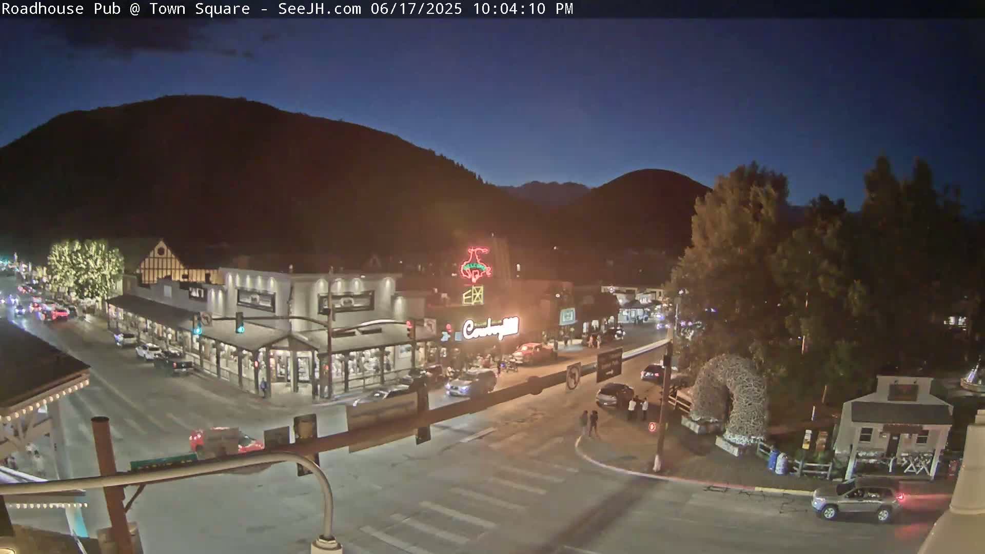 Jackson Hole, Jackson Town Intersection West View Live Cam - Jackson, Teton, Wyoming, USA