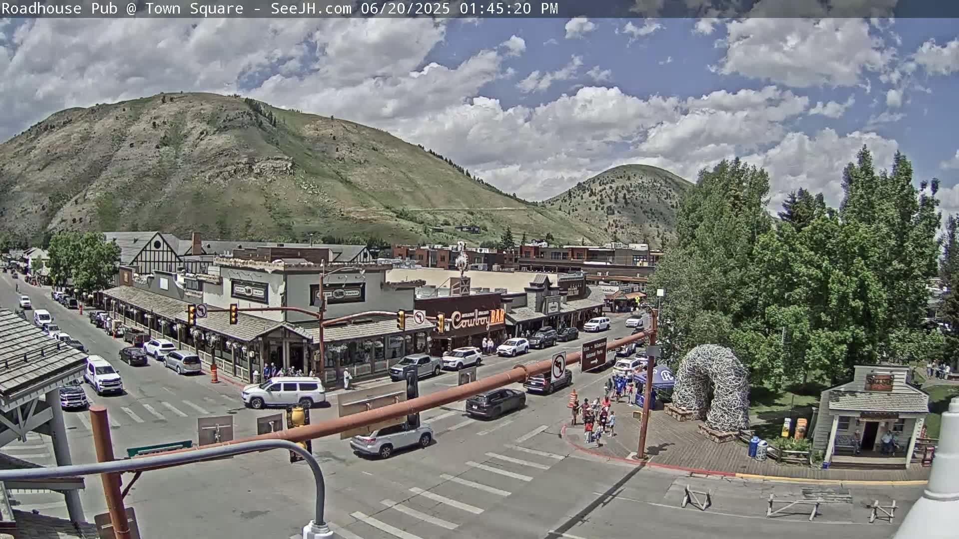 Jackson Hole, Jackson Town Intersection West View Live Cam - Jackson, Teton, Wyoming, USA