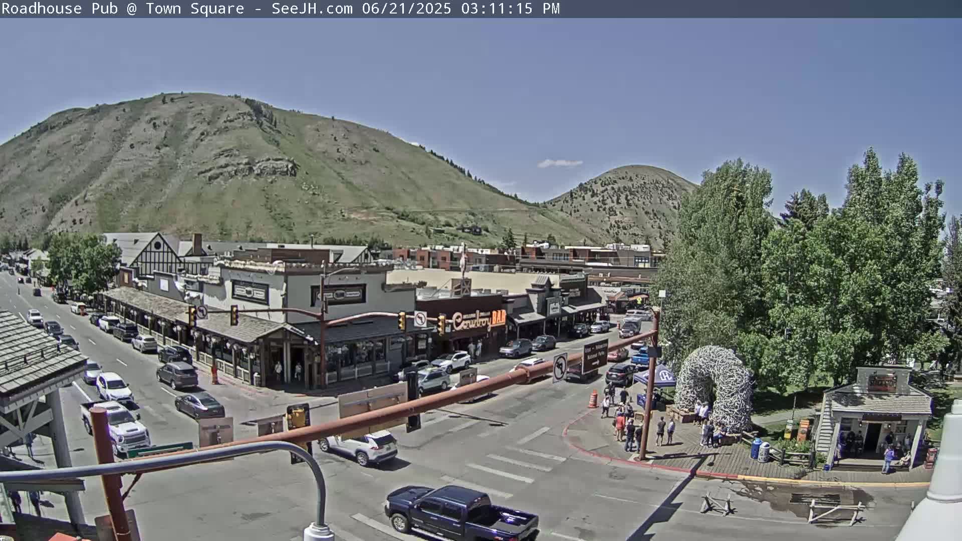 Jackson Hole, Jackson Town Intersection West View Live Cam - Jackson, Teton, Wyoming, USA