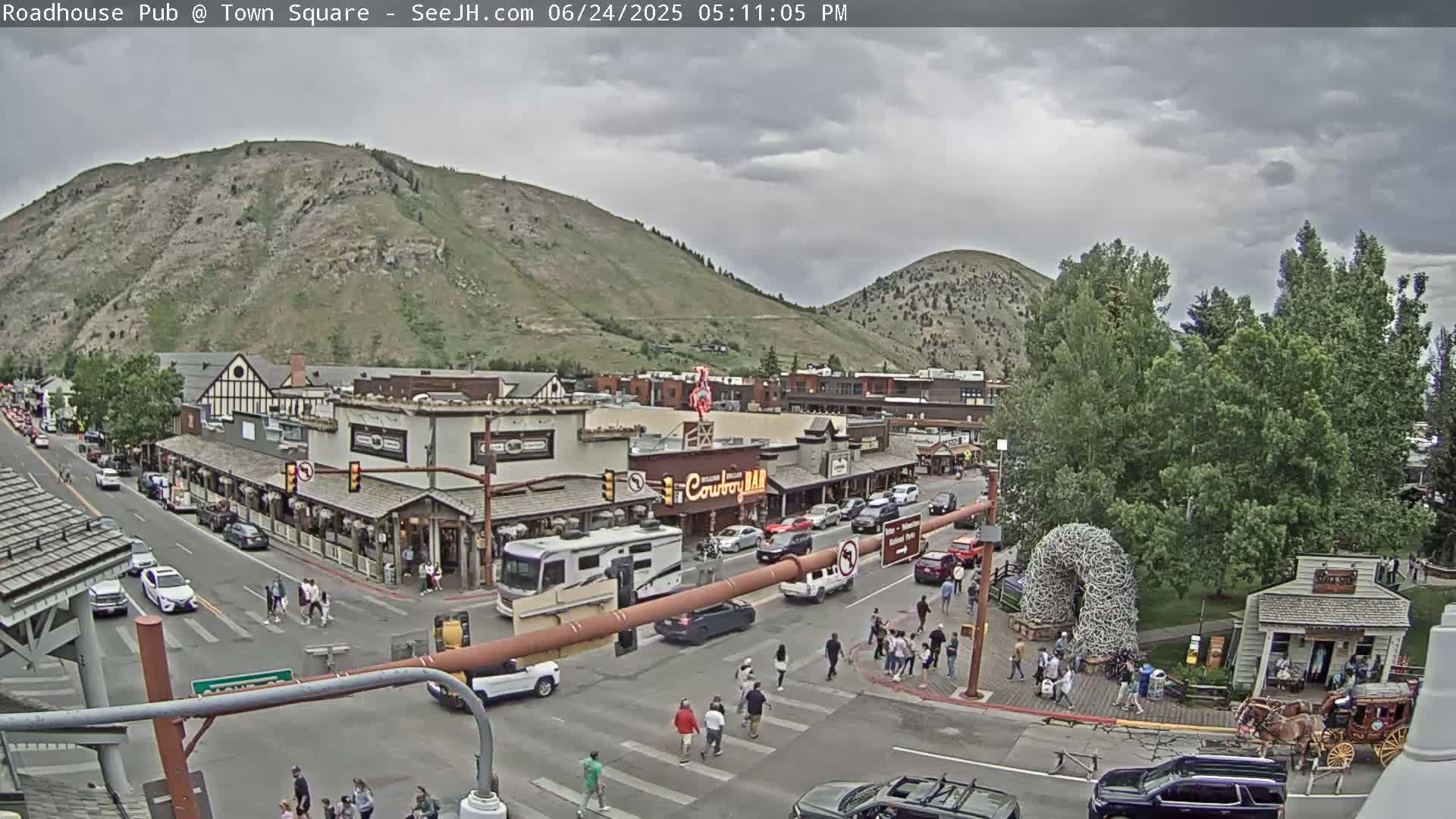 Jackson Hole, Jackson Town Intersection West View Live Cam - Jackson, Teton, Wyoming, USA