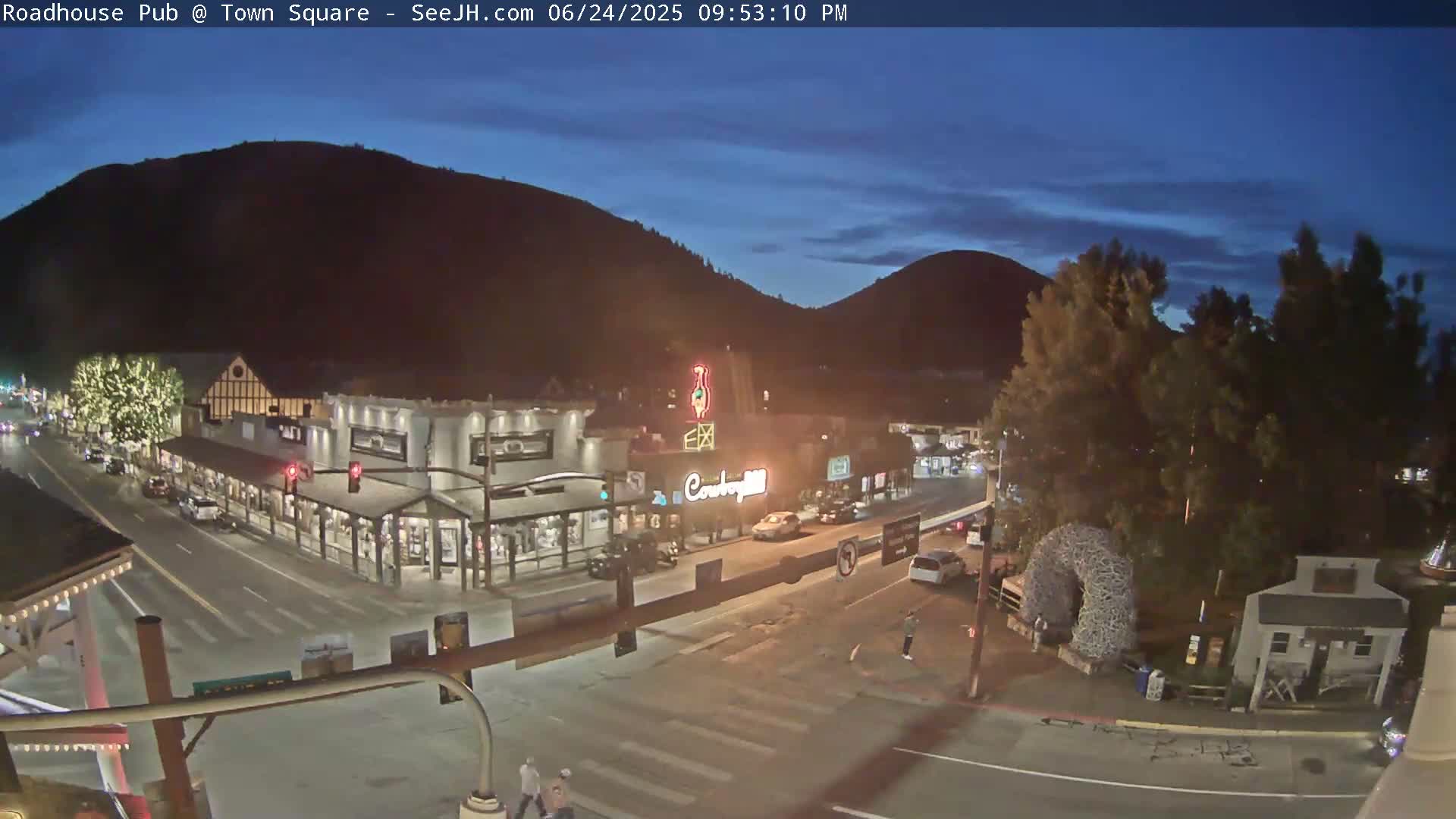 Jackson Hole, Jackson Town Intersection West View Live Cam - Jackson, Teton, Wyoming, USA
