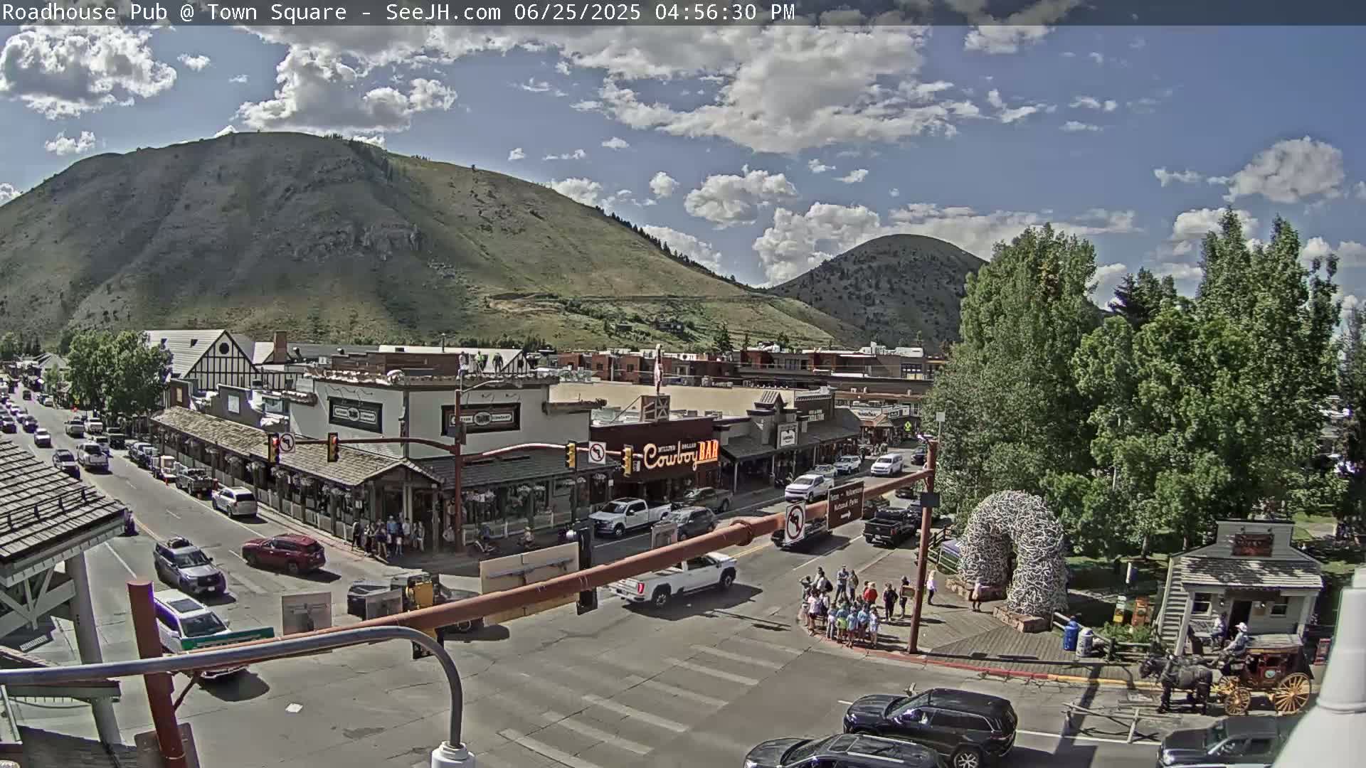 Jackson Hole, Jackson Town Intersection West View Live Cam - Jackson, Teton, Wyoming, USA