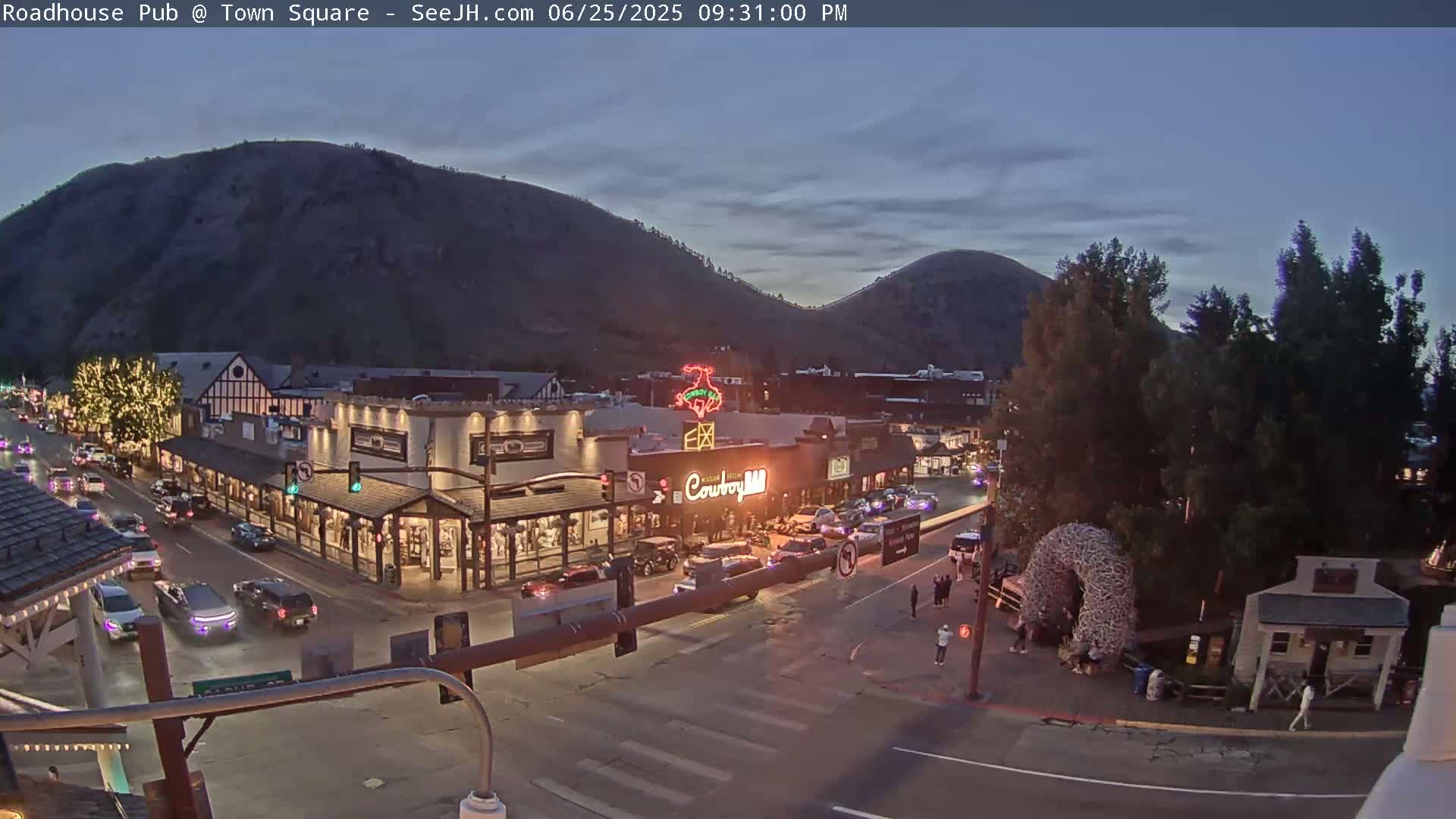 Jackson Hole, Jackson Town Intersection West View Live Cam - Jackson, Teton, Wyoming, USA