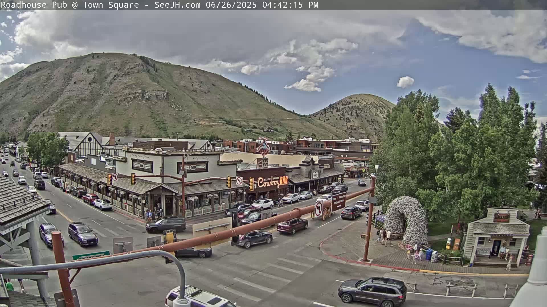 Jackson Hole, Jackson Town Intersection West View Live Cam - Jackson, Teton, Wyoming, USA