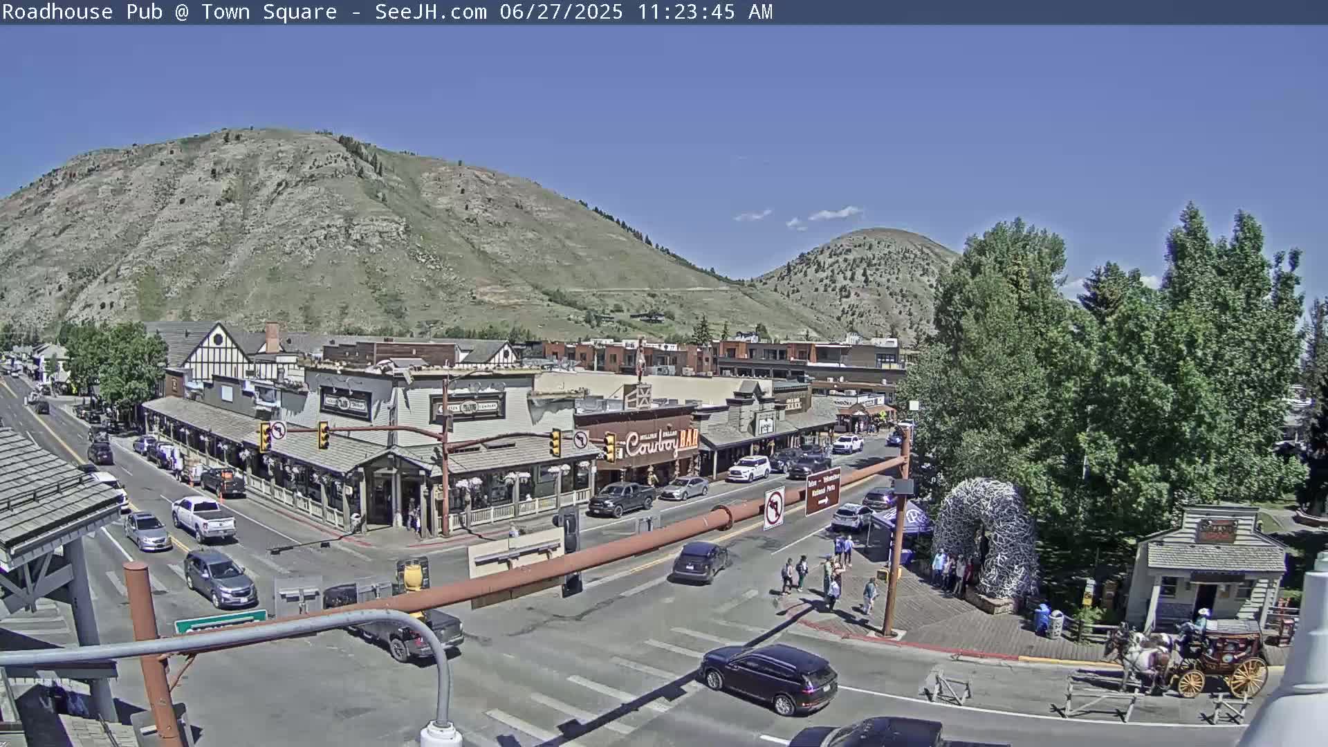 Jackson Hole, Jackson Town Intersection West View Live Cam - Jackson, Teton, Wyoming, USA