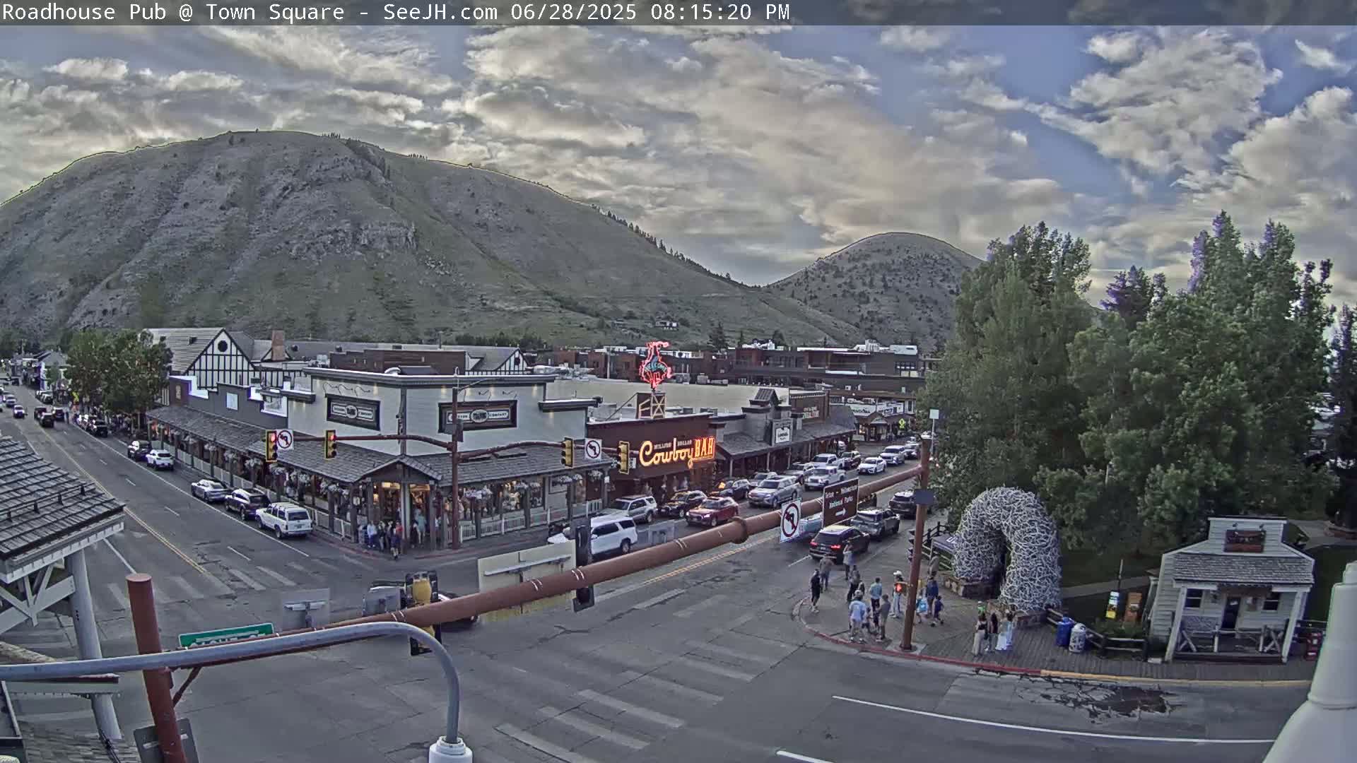 Jackson Hole, Jackson Town Intersection West View Live Cam - Jackson, Teton, Wyoming, USA