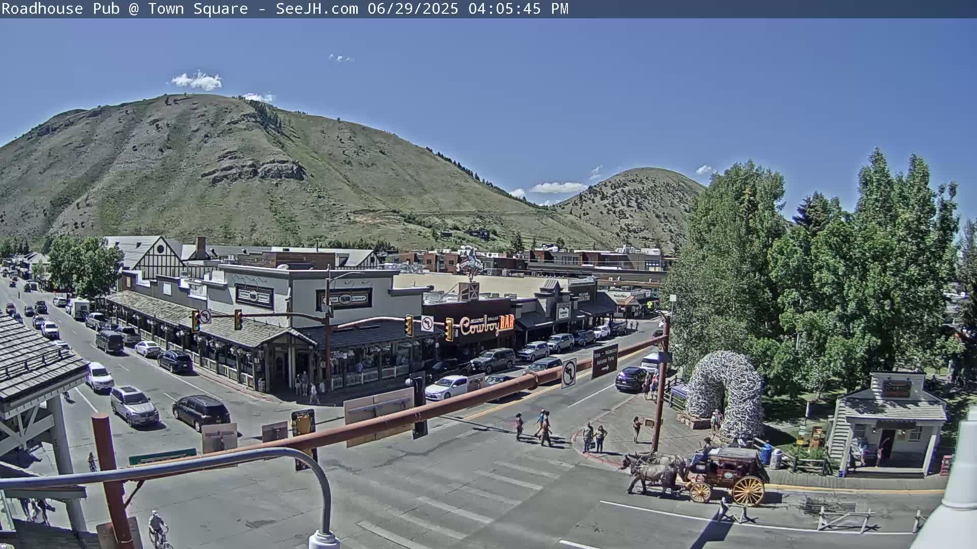 Jackson Hole, Jackson Town Intersection West View Live Cam - Jackson, Teton, Wyoming, USA
